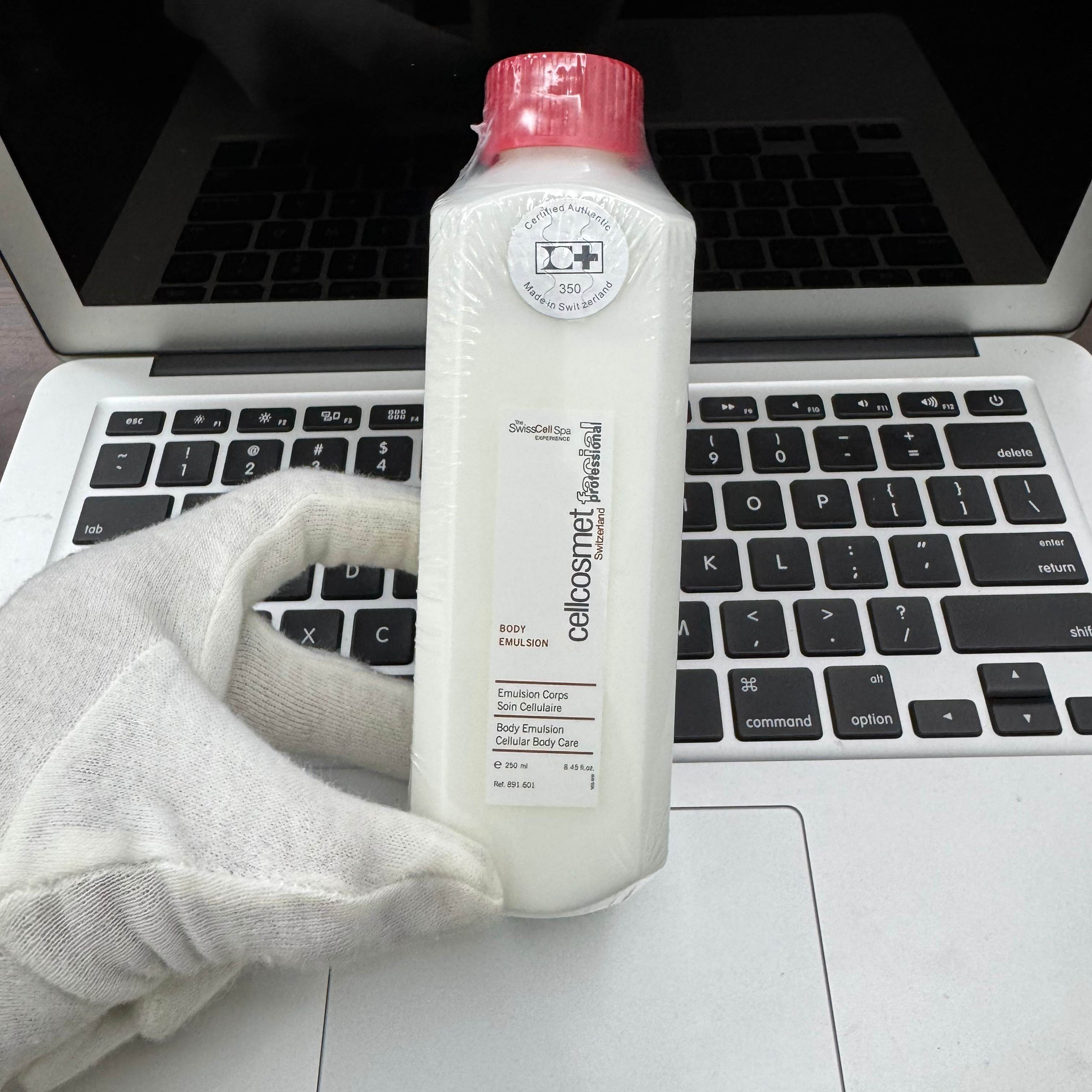 26! (Nota del pedido: Crema corporal Cellcosmet 250ml) Crema corporal Cellcosmet versión Mingtong 250ml, 96 piezas por …