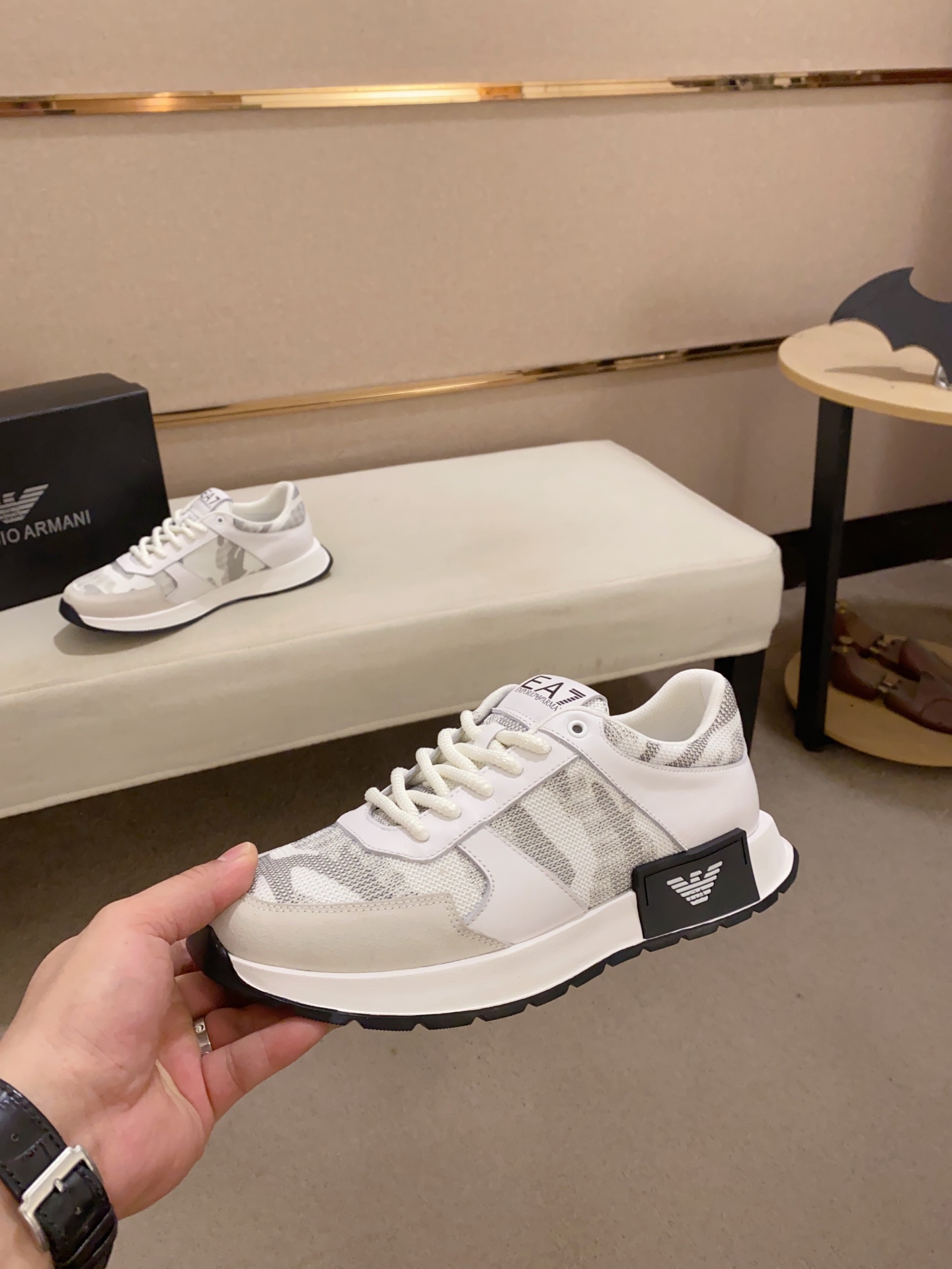 Factory Precio: 230Armani (Armani) sitio web oficial sincronizado con los últimos modelos de la part