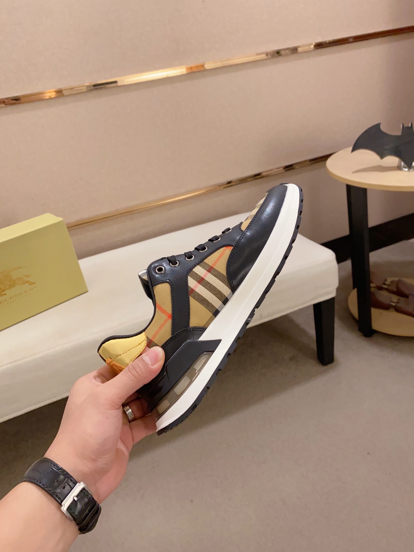 Precio de fábrica:Sincronización de contadorBURBERRY Burberry generación superior de sincronización 