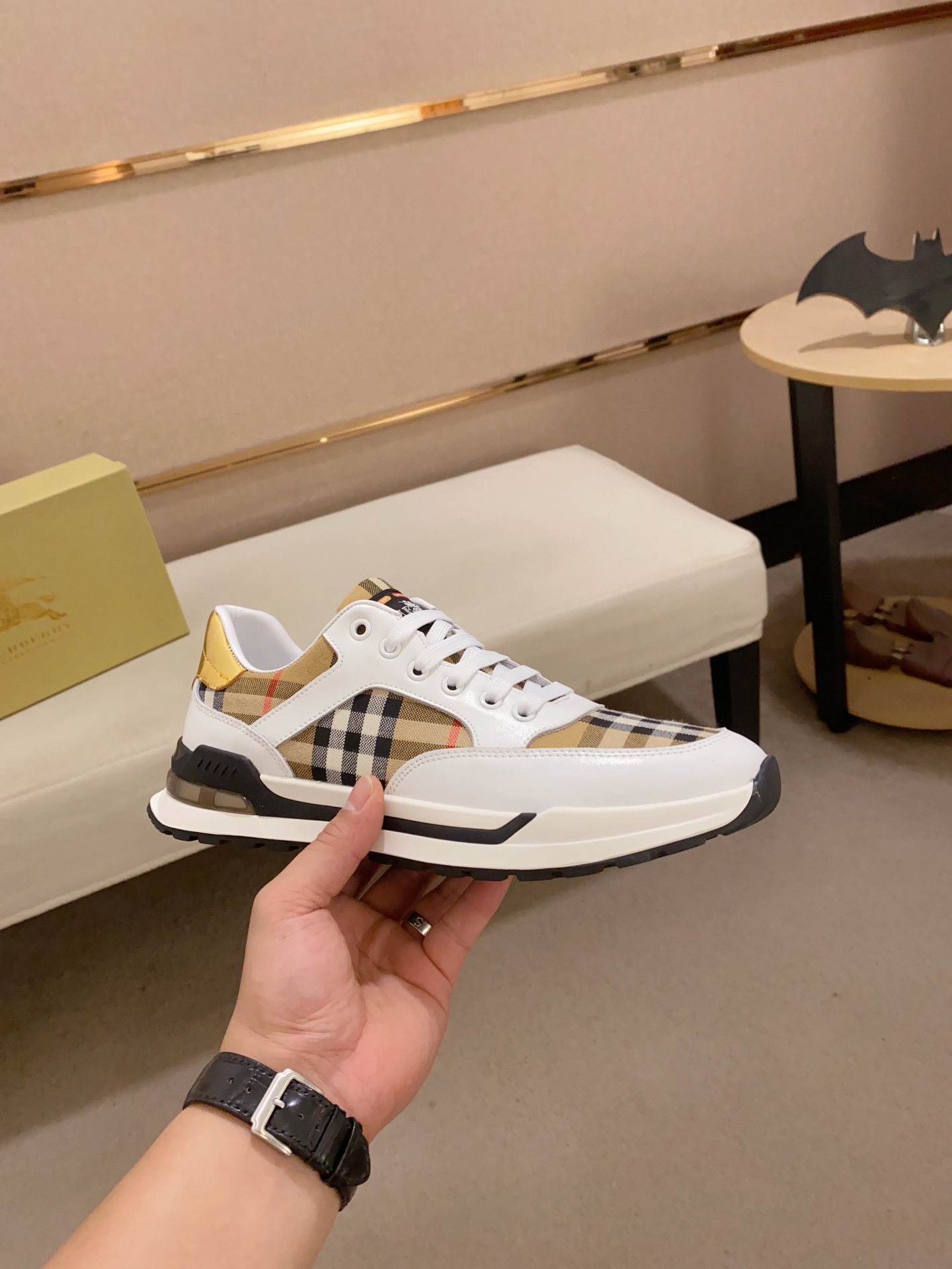 Precio de fábrica:Sincronización de contadorBURBERRY Burberry generación superior de sincronización 
