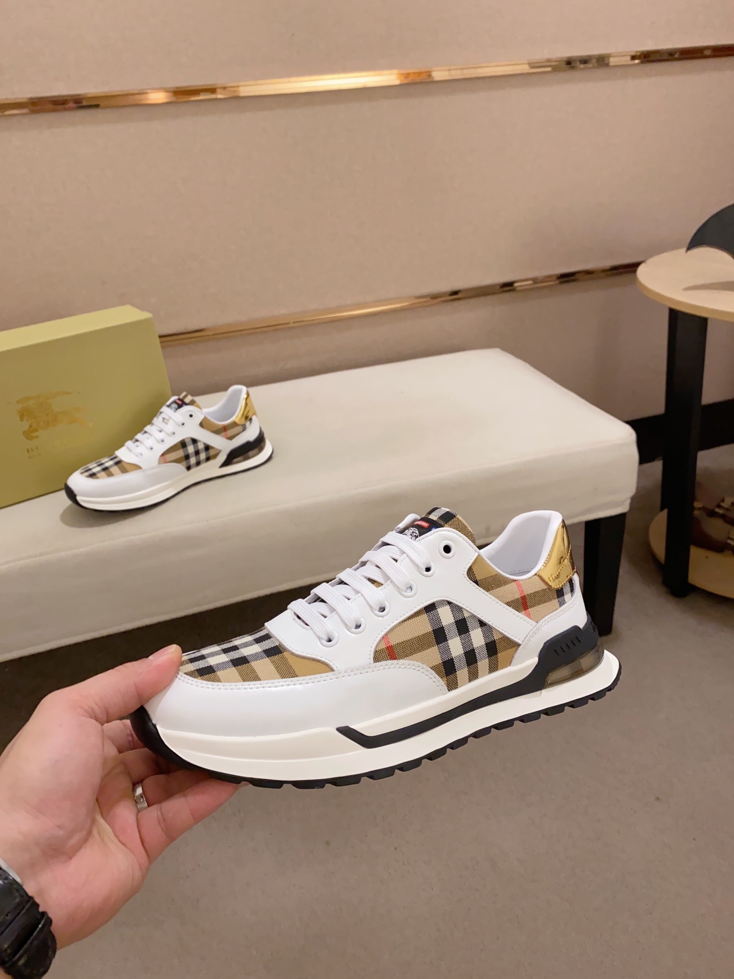Precio de fábrica:Sincronización de contadorBURBERRY Burberry generación superior de sincronización 