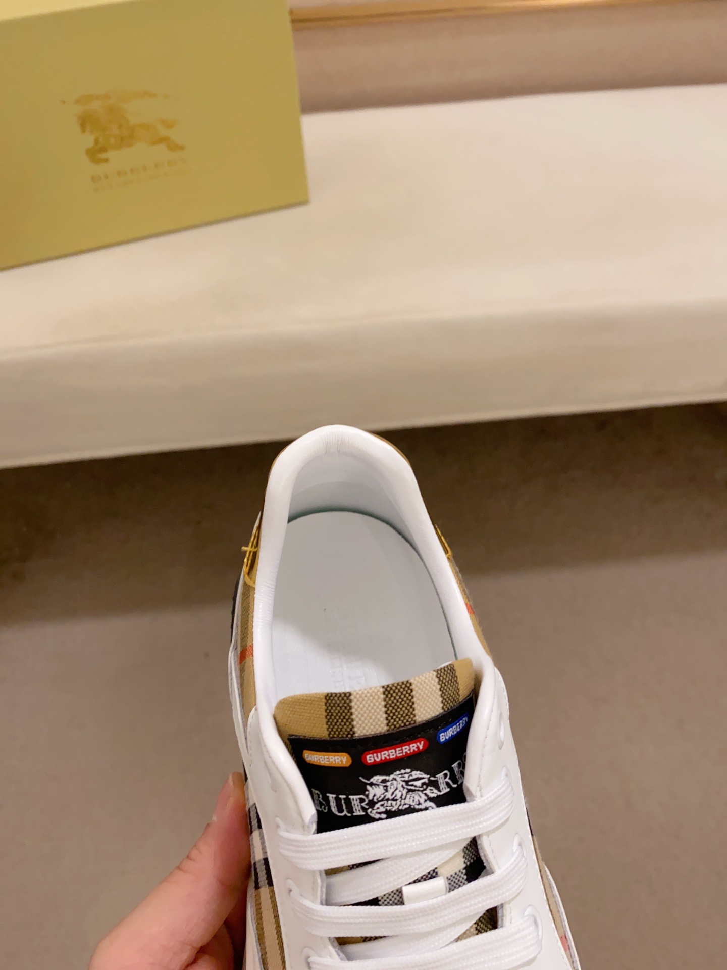 Precio de fábrica:Sincronización de contadorBURBERRY Burberry generación superior de sincronización 