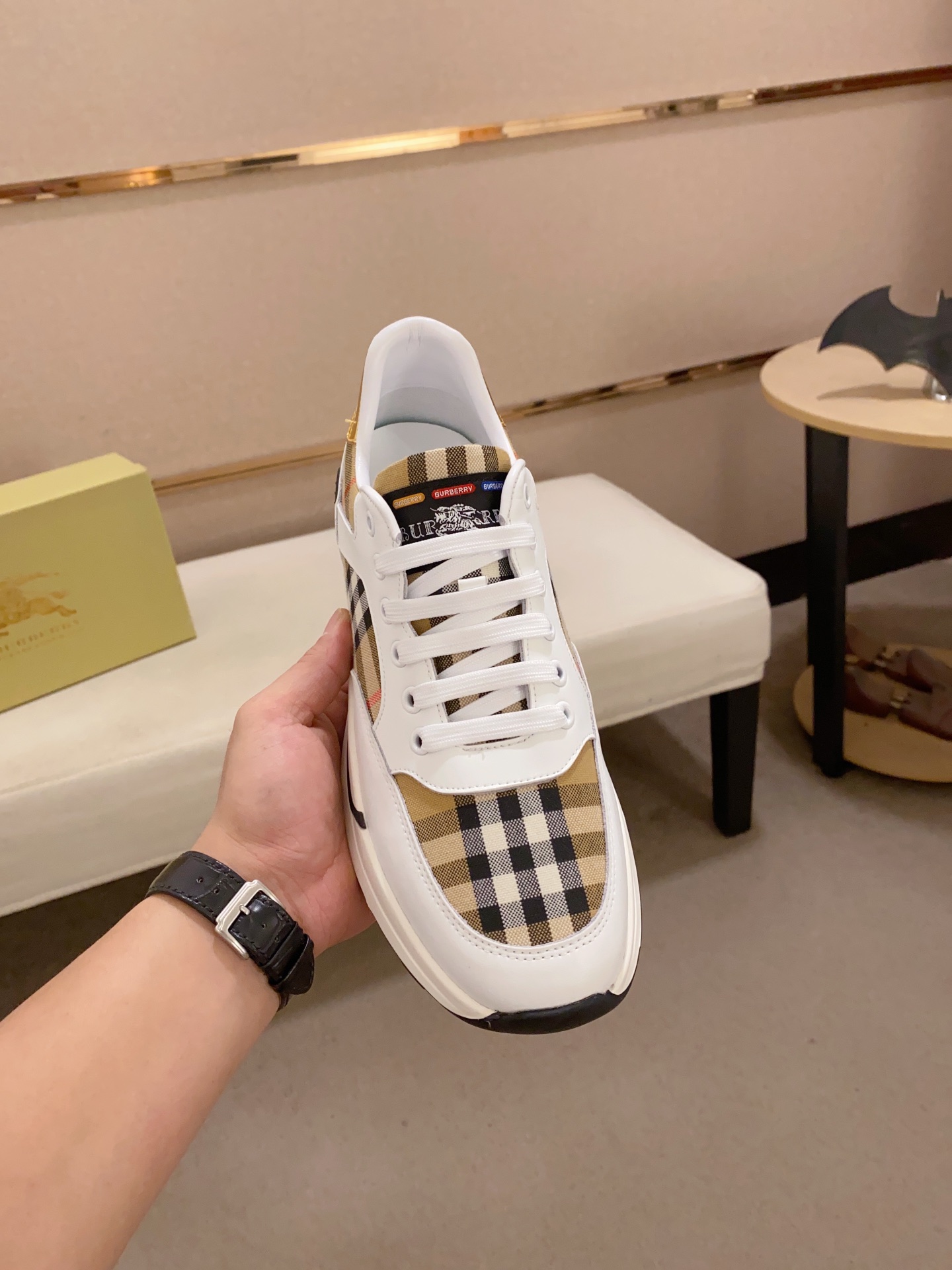Precio de fábrica:Sincronización de contadorBURBERRY Burberry generación superior de sincronización 