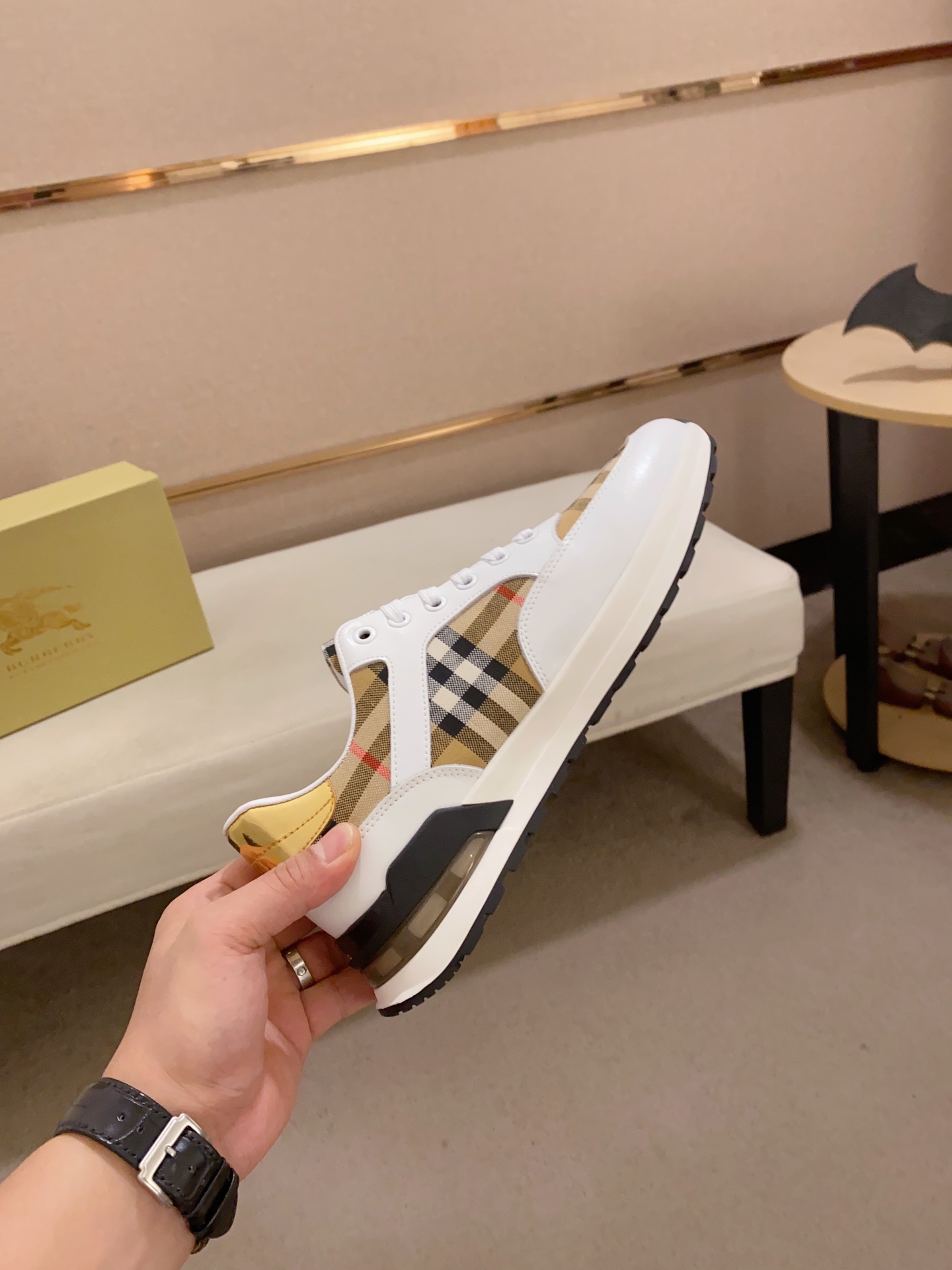 Precio de fábrica:Sincronización de contadorBURBERRY Burberry generación superior de sincronización 