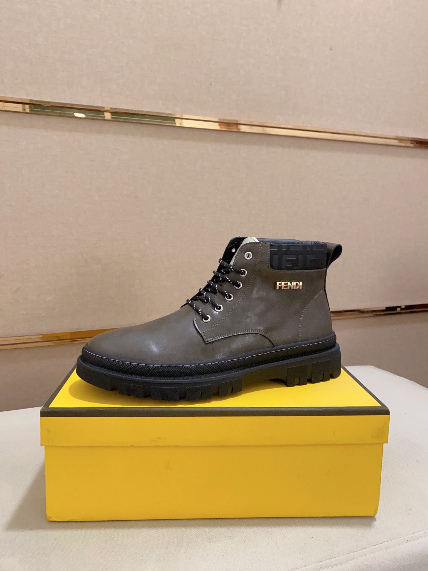 Fábrica (FENDI) Nueva bota alta 👊🏻 parte superior 🇮🇹 tela de piel de vacuno importada 🇩🇪 forro forro de piel de o…