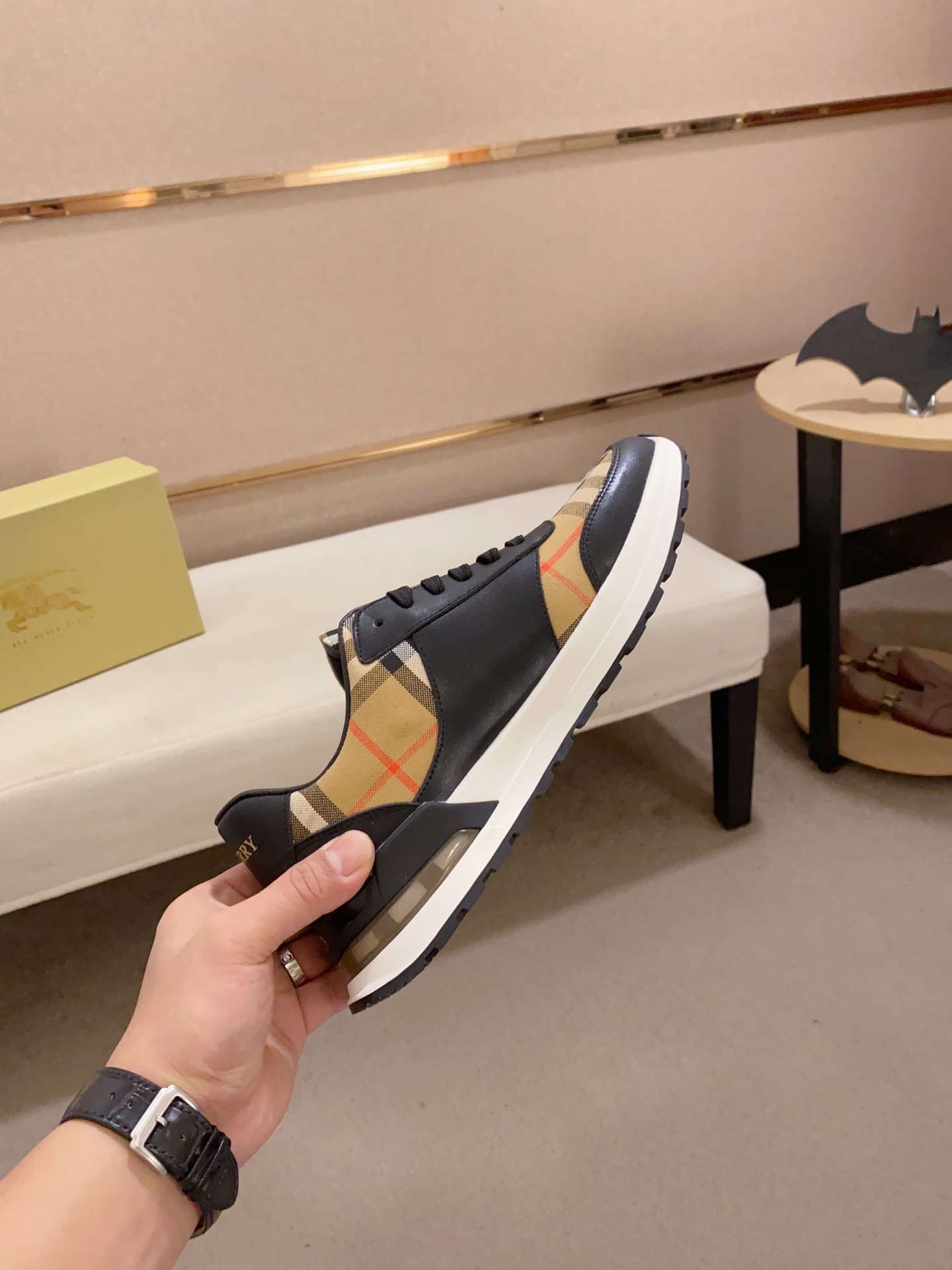 Precio de fábrica:Sincronización de contadorBURBERRY Burberry generación superior de sincronización 