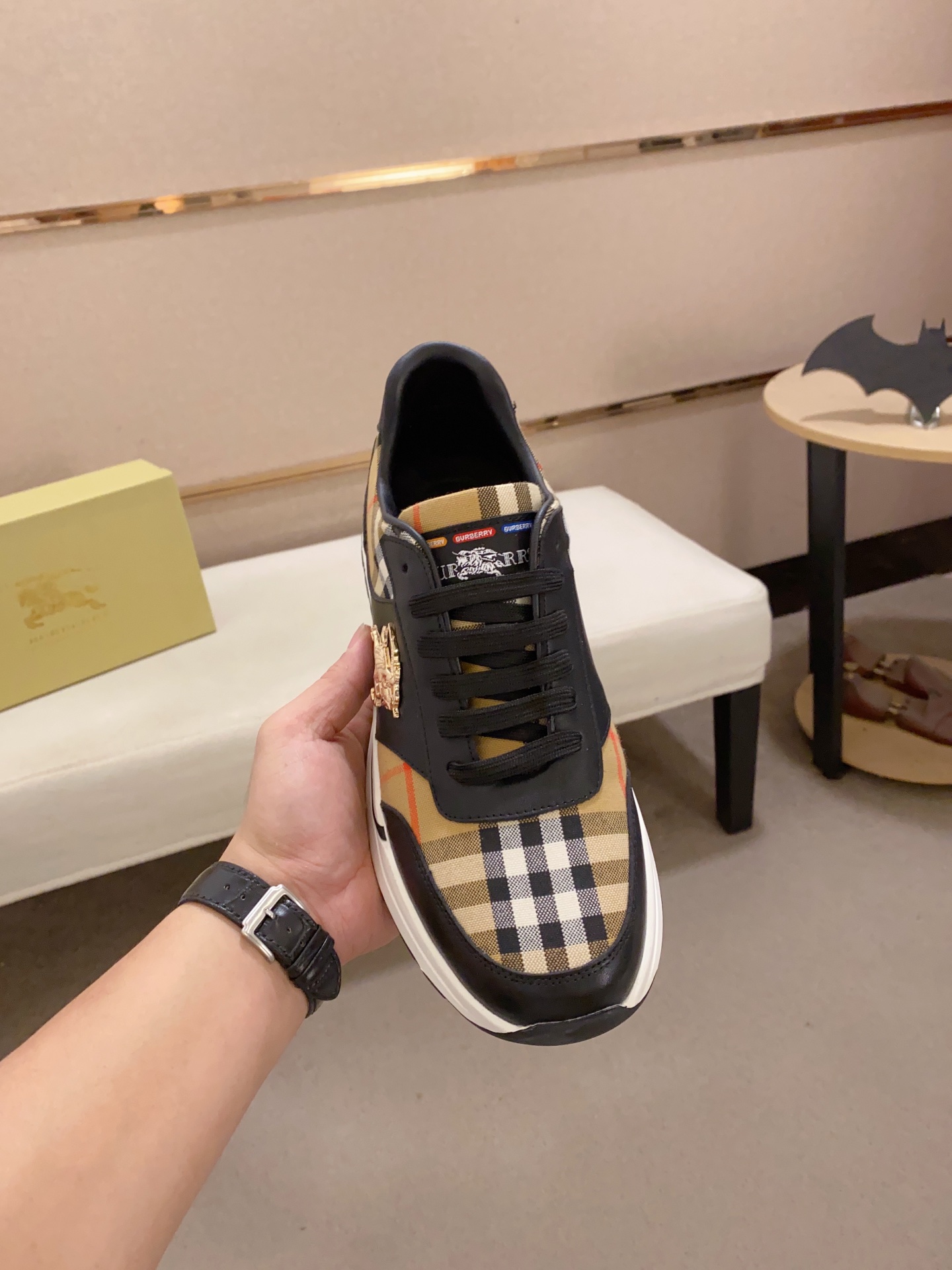 Precio de fábrica:Sincronización de contadorBURBERRY Burberry generación superior de sincronización 