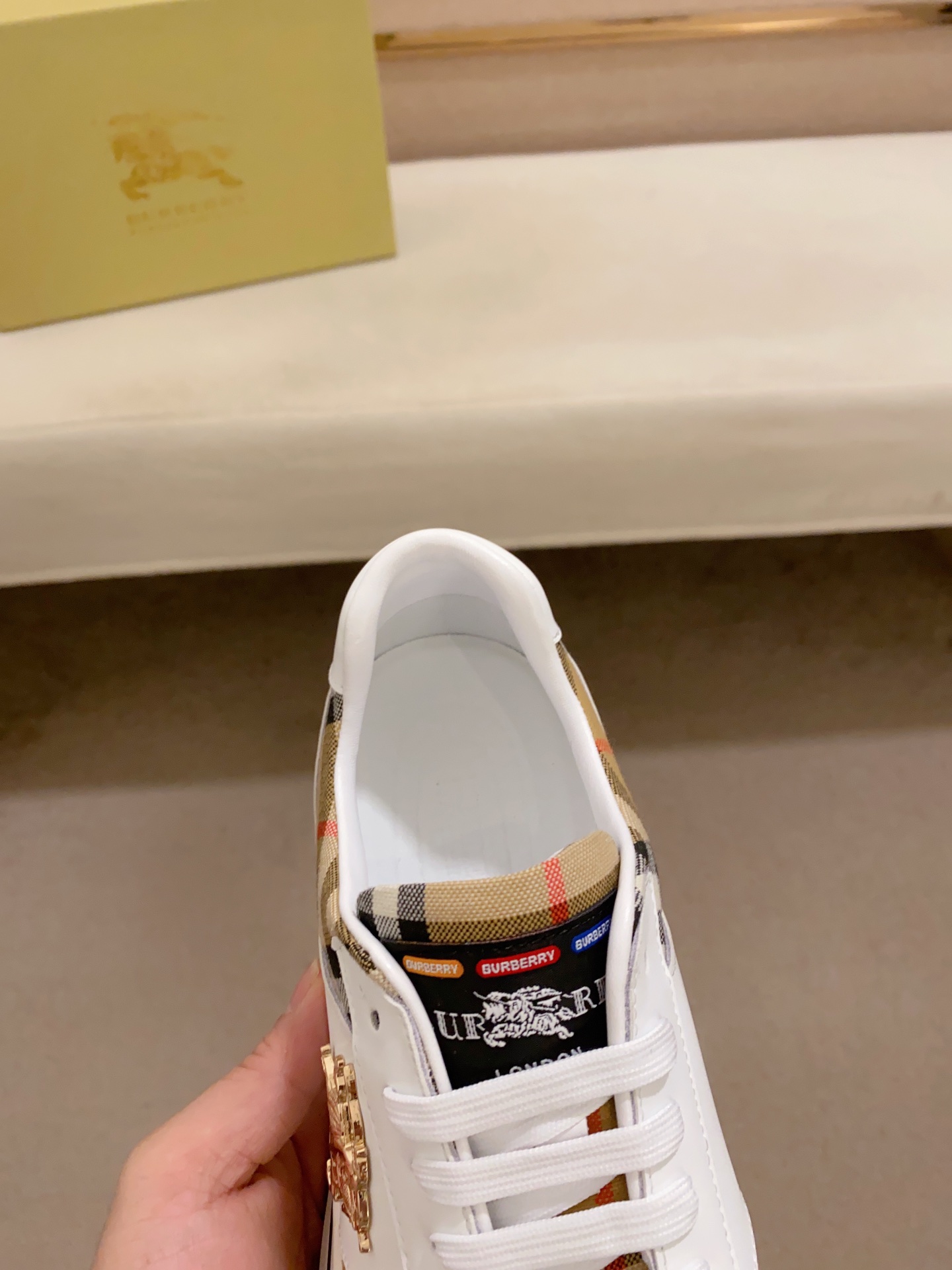 Precio de fábrica:Sincronización de contadorBURBERRY Burberry generación superior de sincronización 