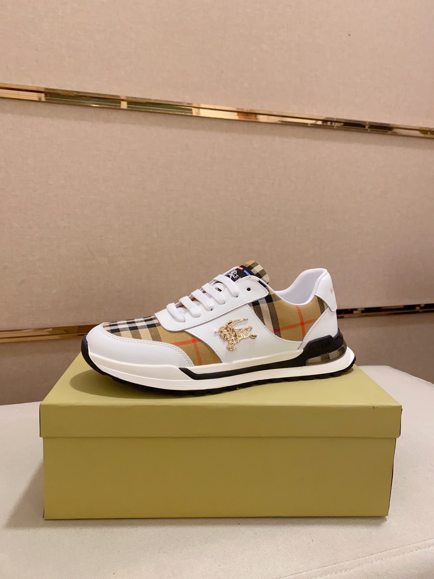 Precio de fábrica:Sincronización de contadorBURBERRY Burberry generación superior de sincronización 