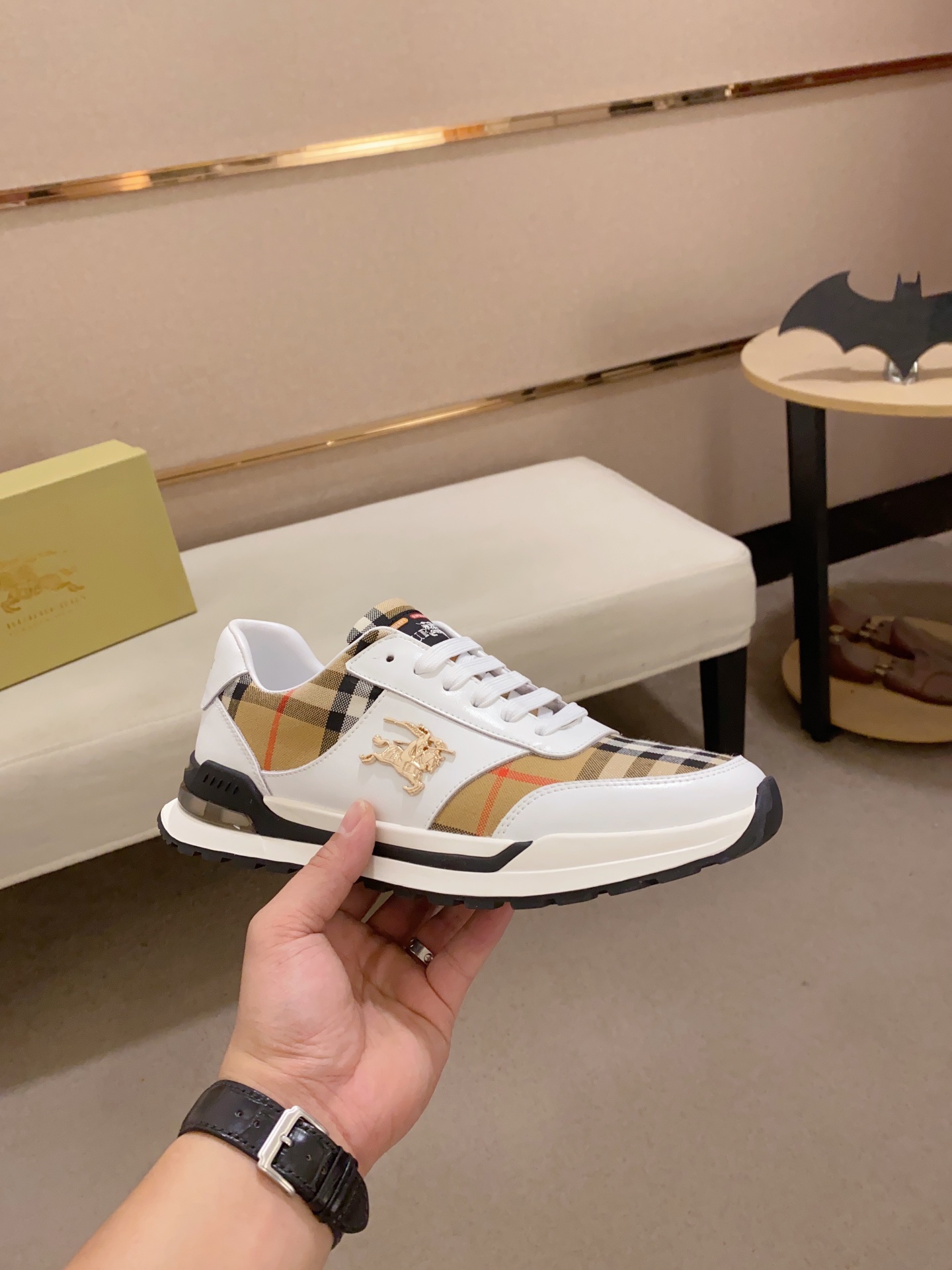 Precio de fábrica:Sincronización de contadorBURBERRY Burberry generación superior de sincronización 