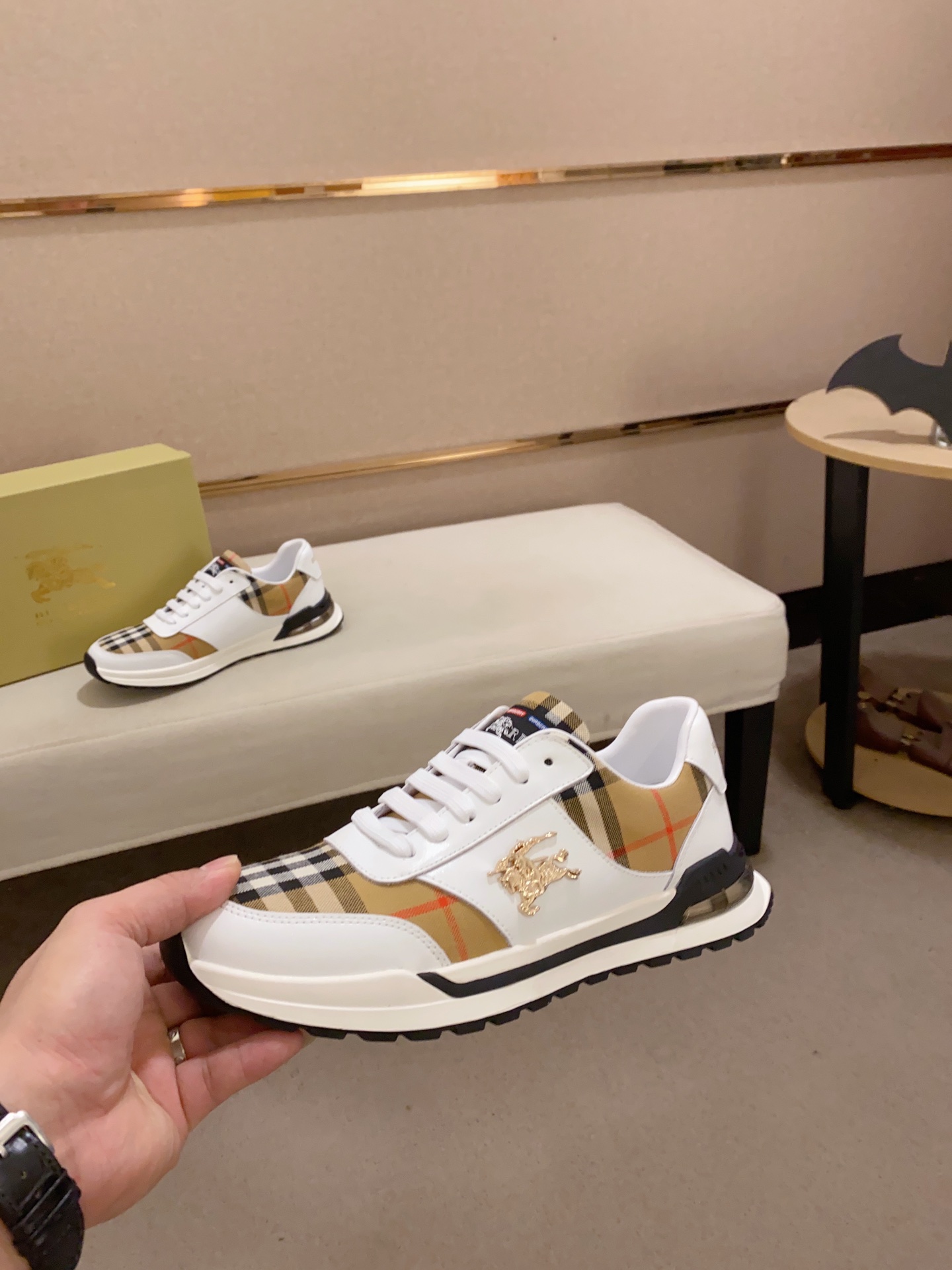 Precio de fábrica:Sincronización de contadorBURBERRY Burberry generación superior de sincronización 