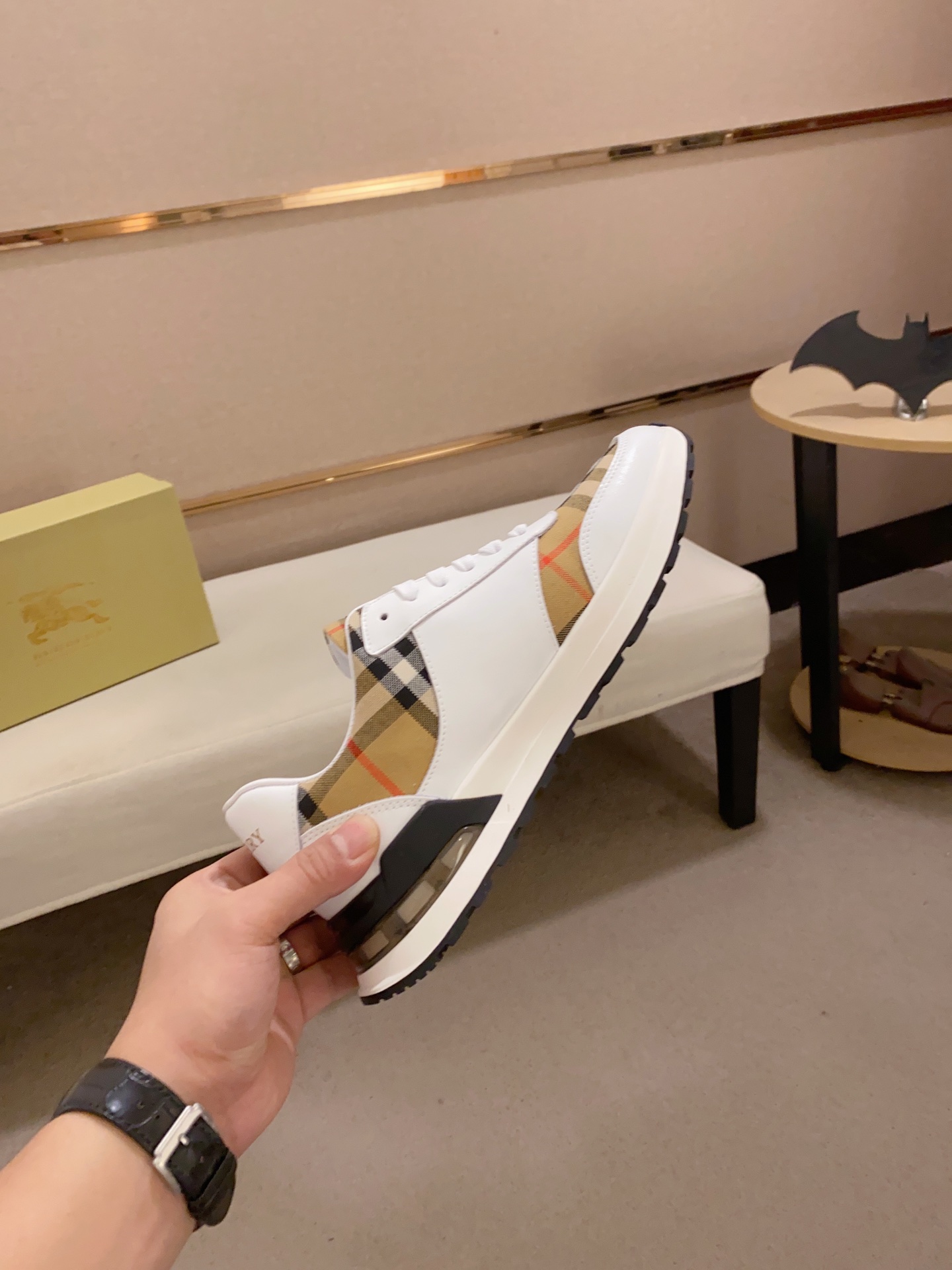 Precio de fábrica:Sincronización de contadorBURBERRY Burberry generación superior de sincronización 