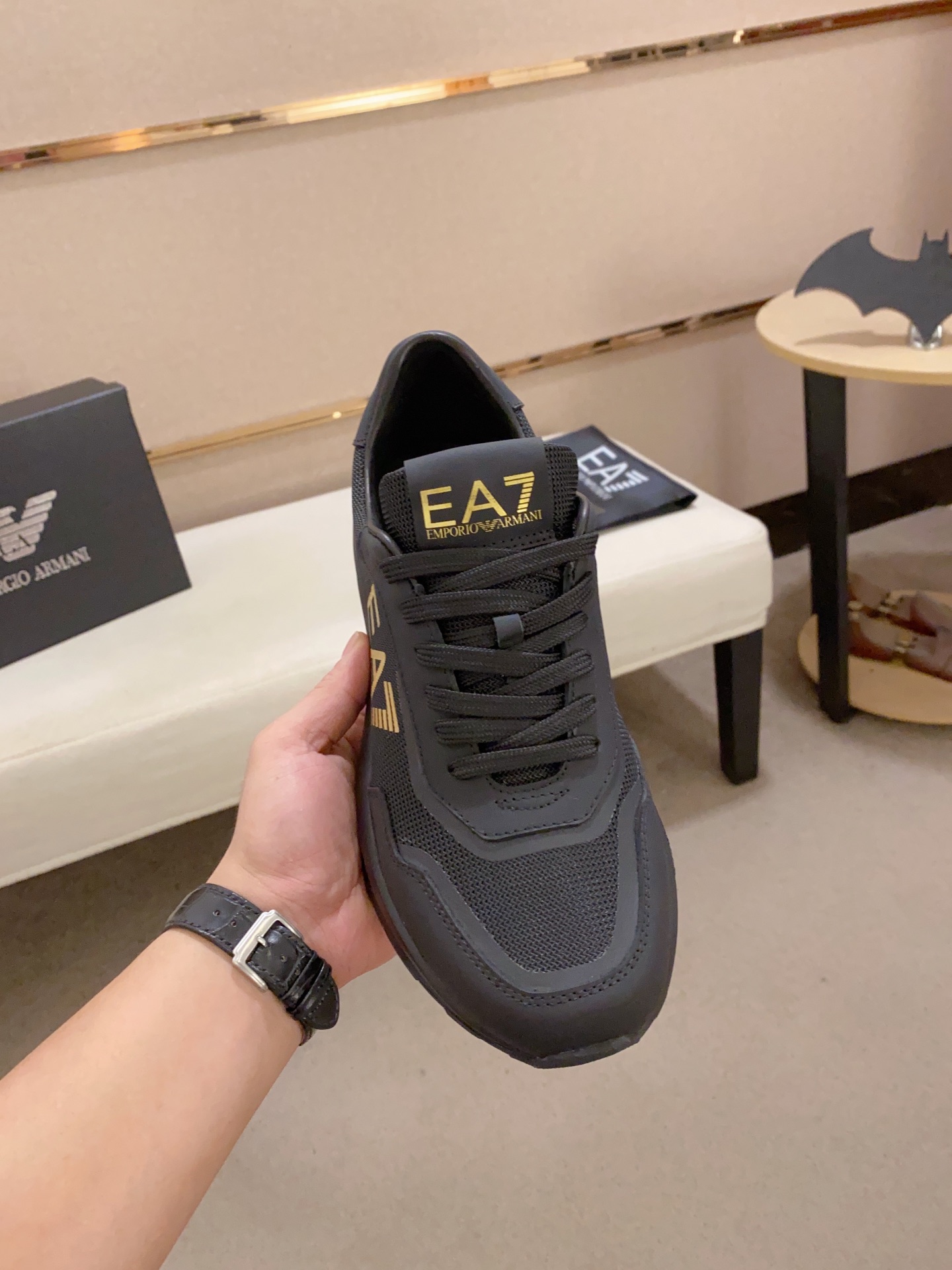 Precio de fábrica: 280Armani (Armani) sitio web oficial sincronizado con los últimos modelosParte su