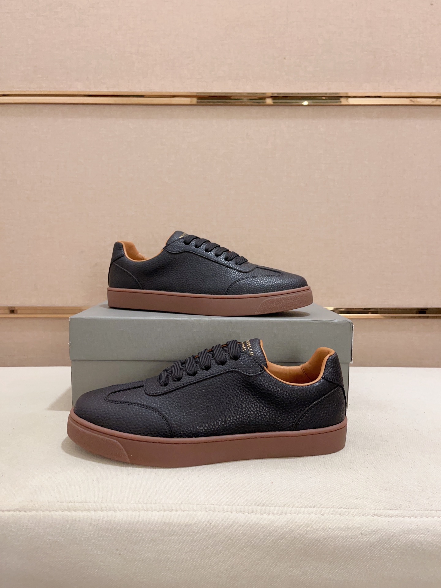 PRECIO DE FÁBRICA (VERSIÓN SUPERIOR) NUEVO BRUNELLO CUCINELLI Nuevos zapatos de los hombres, telas s