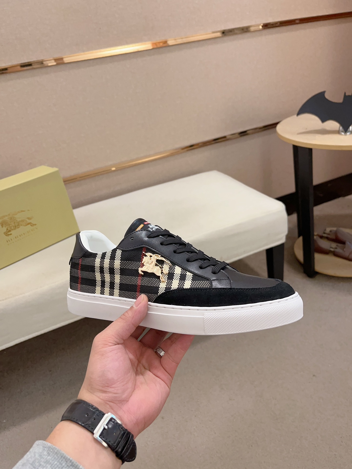 Precio de fábrica:Sincronización de contadorBURBERRY Sincronización de generación superior de Burber
