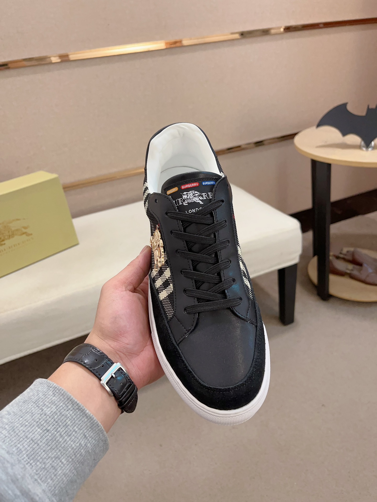 Precio de fábrica:Sincronización de contadorBURBERRY Sincronización de generación superior de Burber