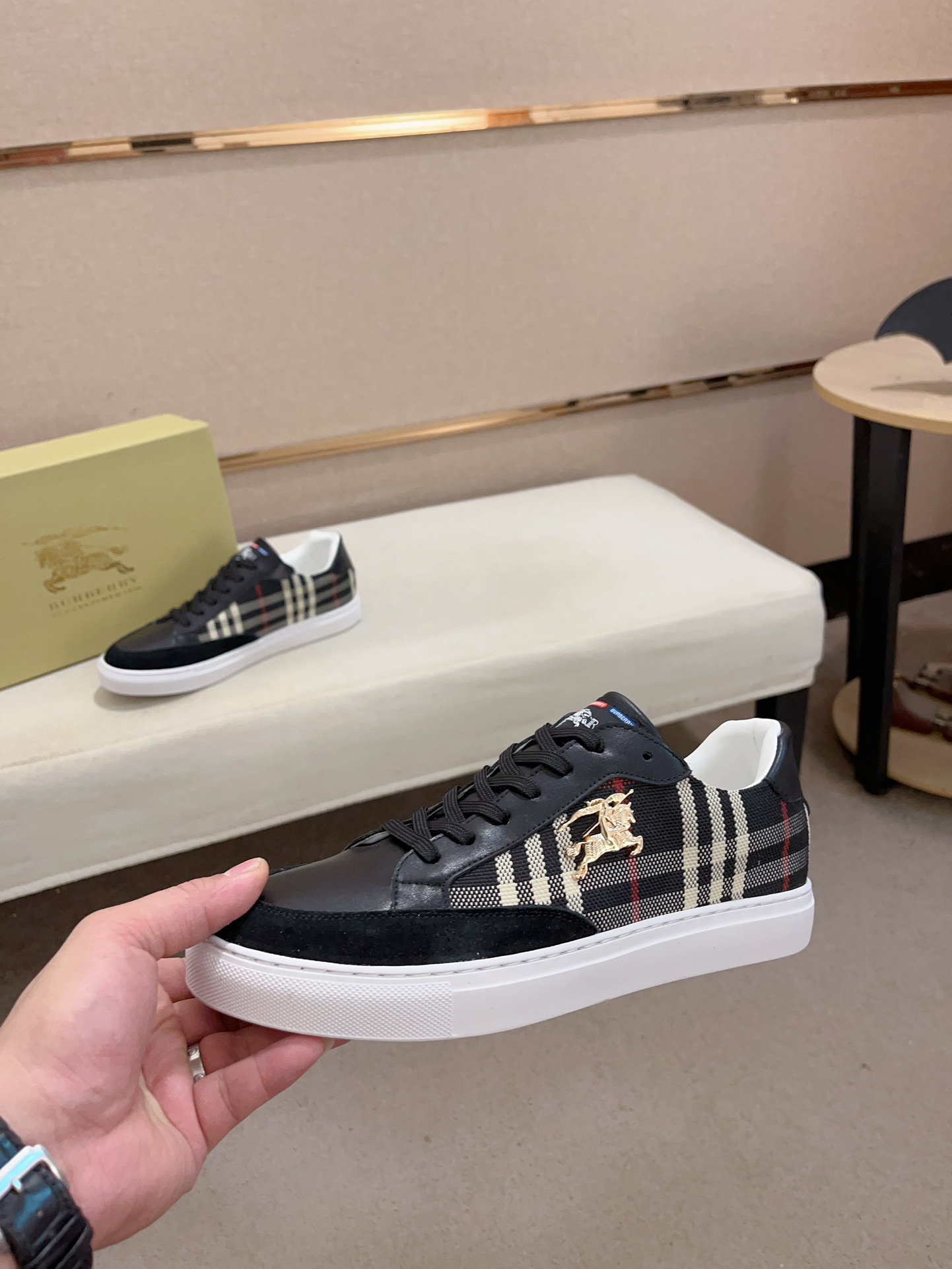 Precio de fábrica:Sincronización de contadorBURBERRY Sincronización de generación superior de Burber