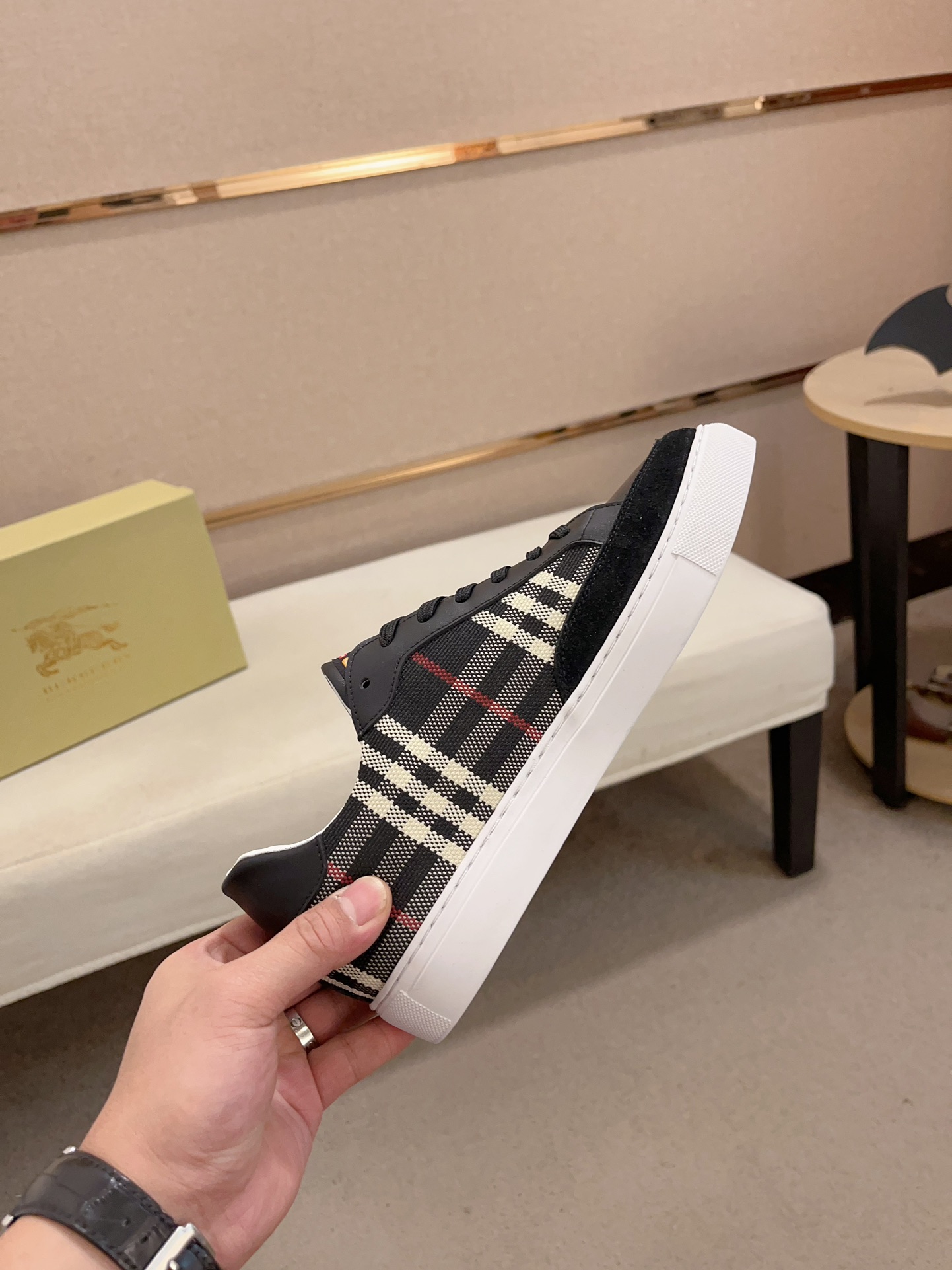 Precio de fábrica:Sincronización de contadorBURBERRY Sincronización de generación superior de Burber