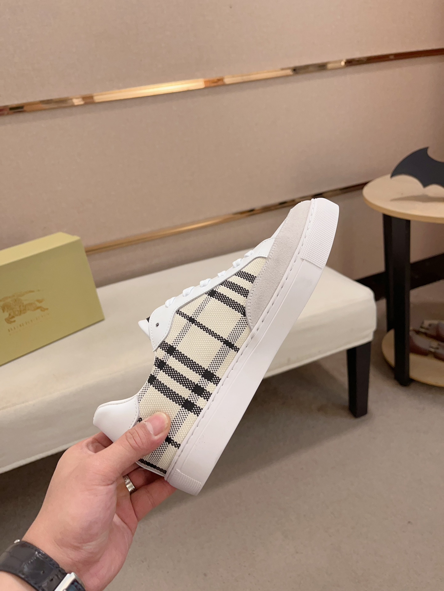 Precio de fábrica:Sincronización de contadorBURBERRY Sincronización de generación superior de Burber
