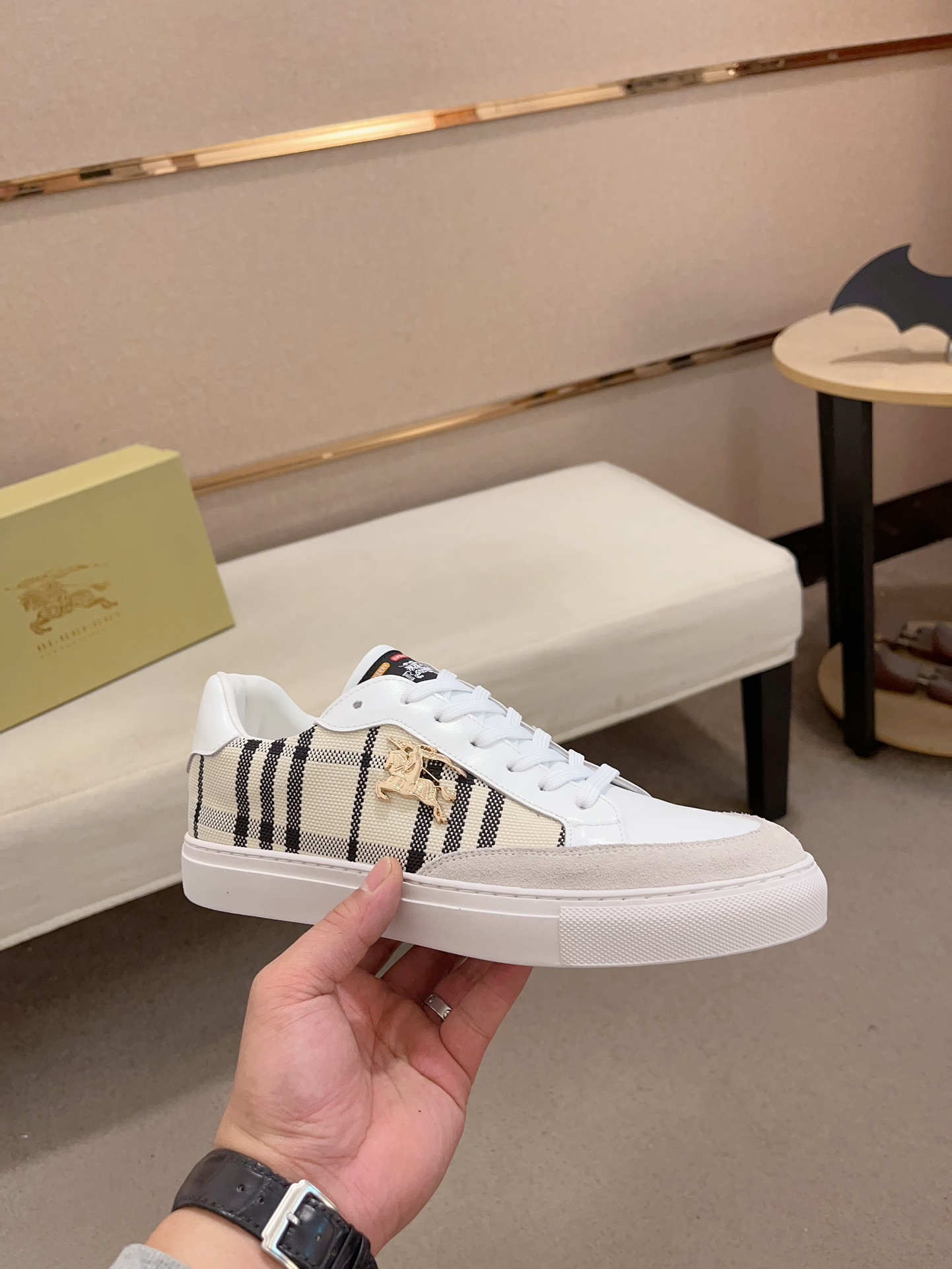 Precio de fábrica:Sincronización de contadorBURBERRY Sincronización de generación superior de Burber