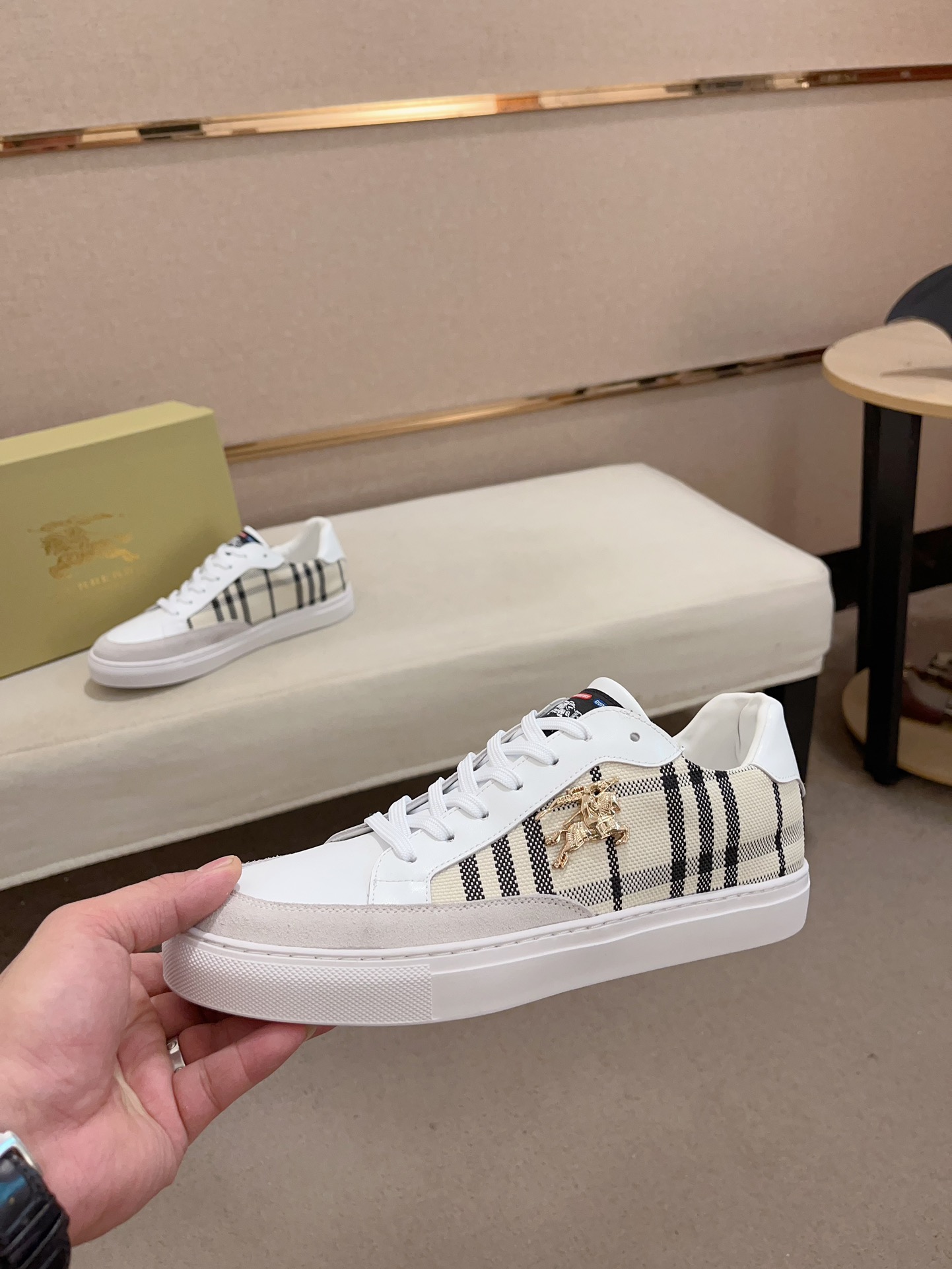 Precio de fábrica:Sincronización de contadorBURBERRY Sincronización de generación superior de Burber
