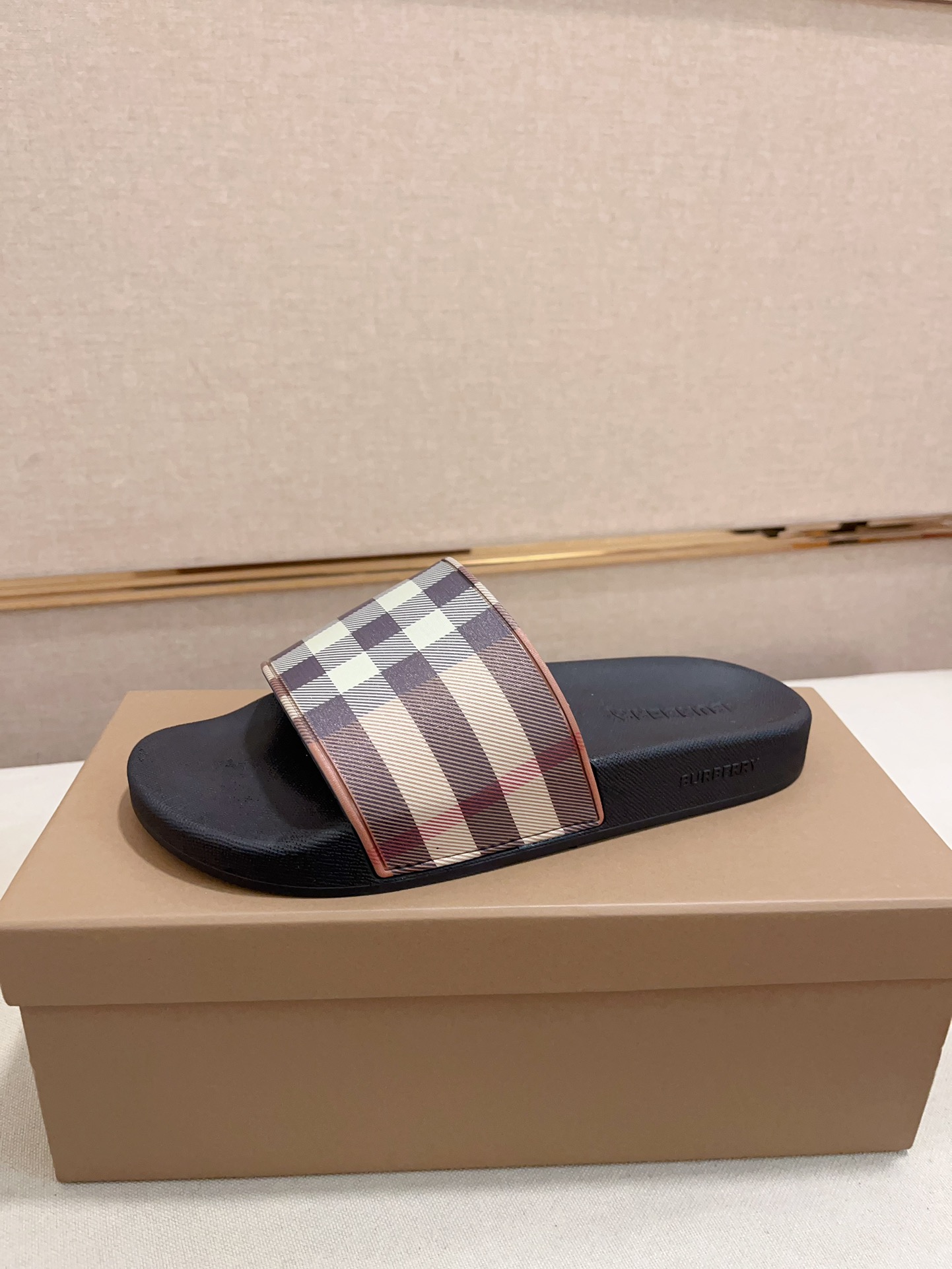 Precio de fábrica: modelos de pareja [Burberry (Burberry) zapatillas] de gama alta de la marca sitio