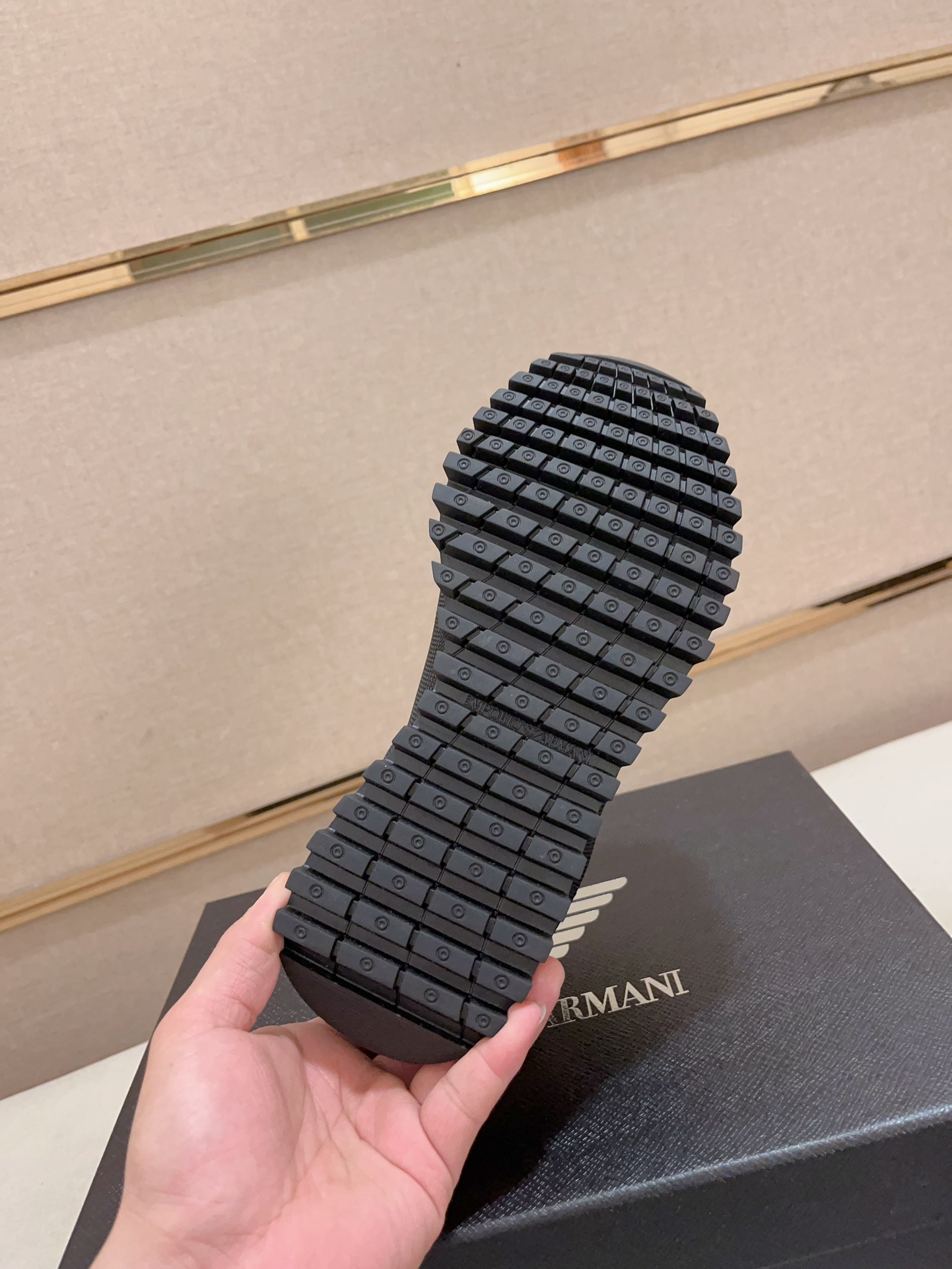 Precio de fábrica: 280Armani (Armani) sitio web oficial sincronizado con los últimos modelos de la p