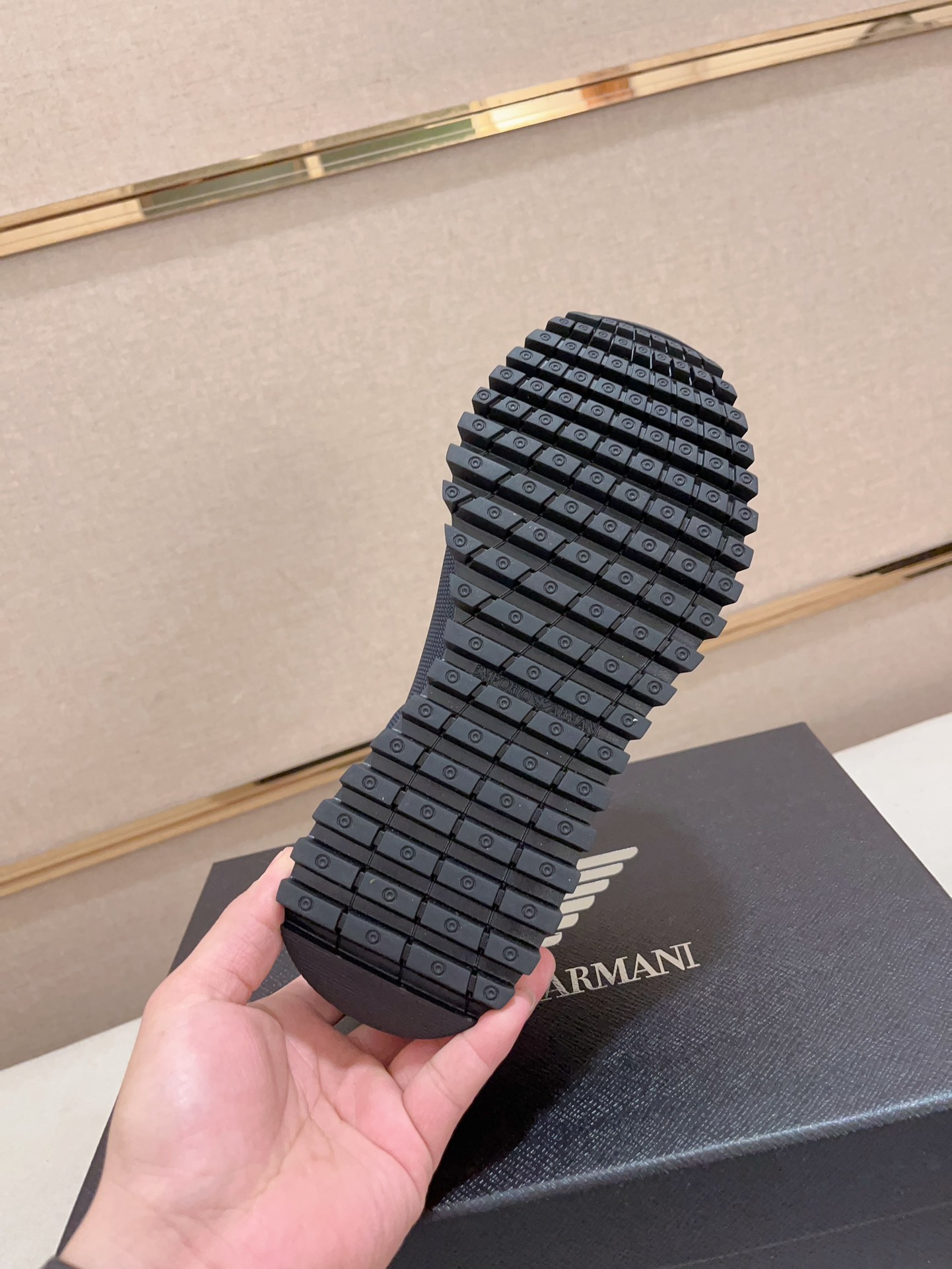 Precio de fábrica: 280Armani (Armani) sitio web oficial sincronizado con los últimos modelos de la p