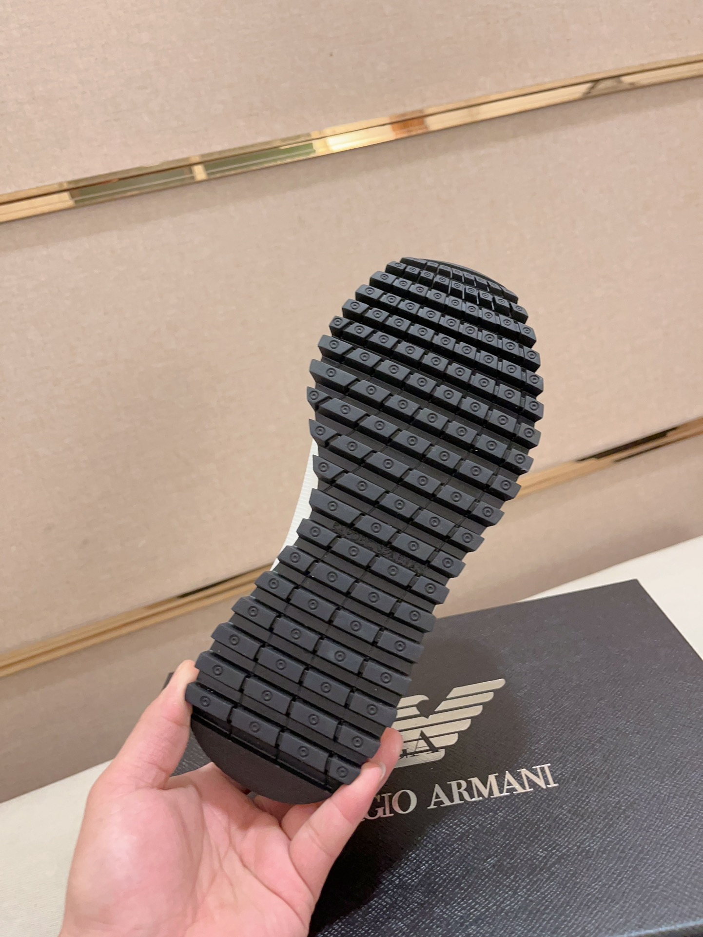 Precio de fábrica: 280Armani (Armani) sitio web oficial sincronizado con los últimos modelos de la p