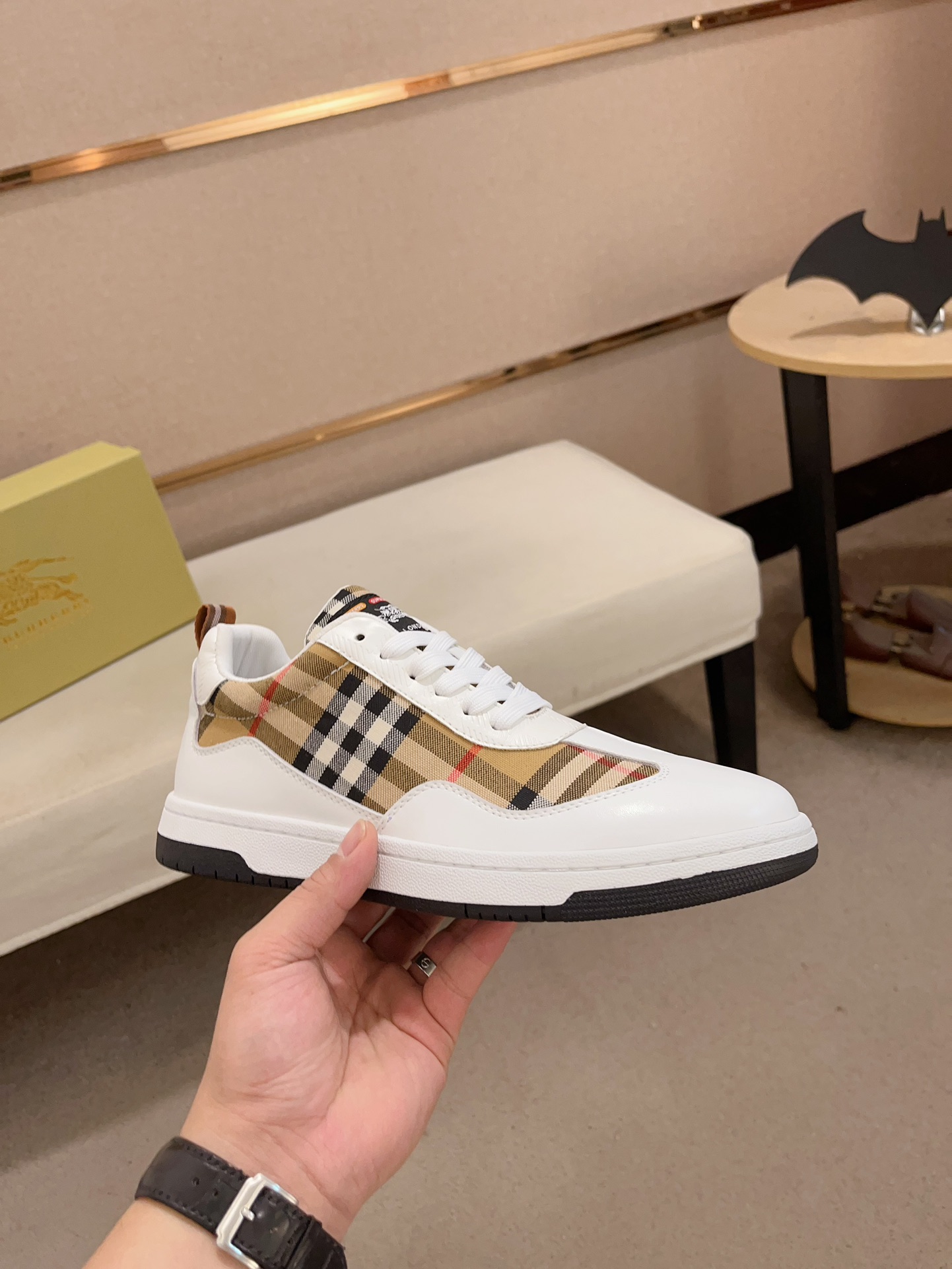 Precio de fábrica:Sincronización de contador burberry Burberry principales compradores venta sincrón
