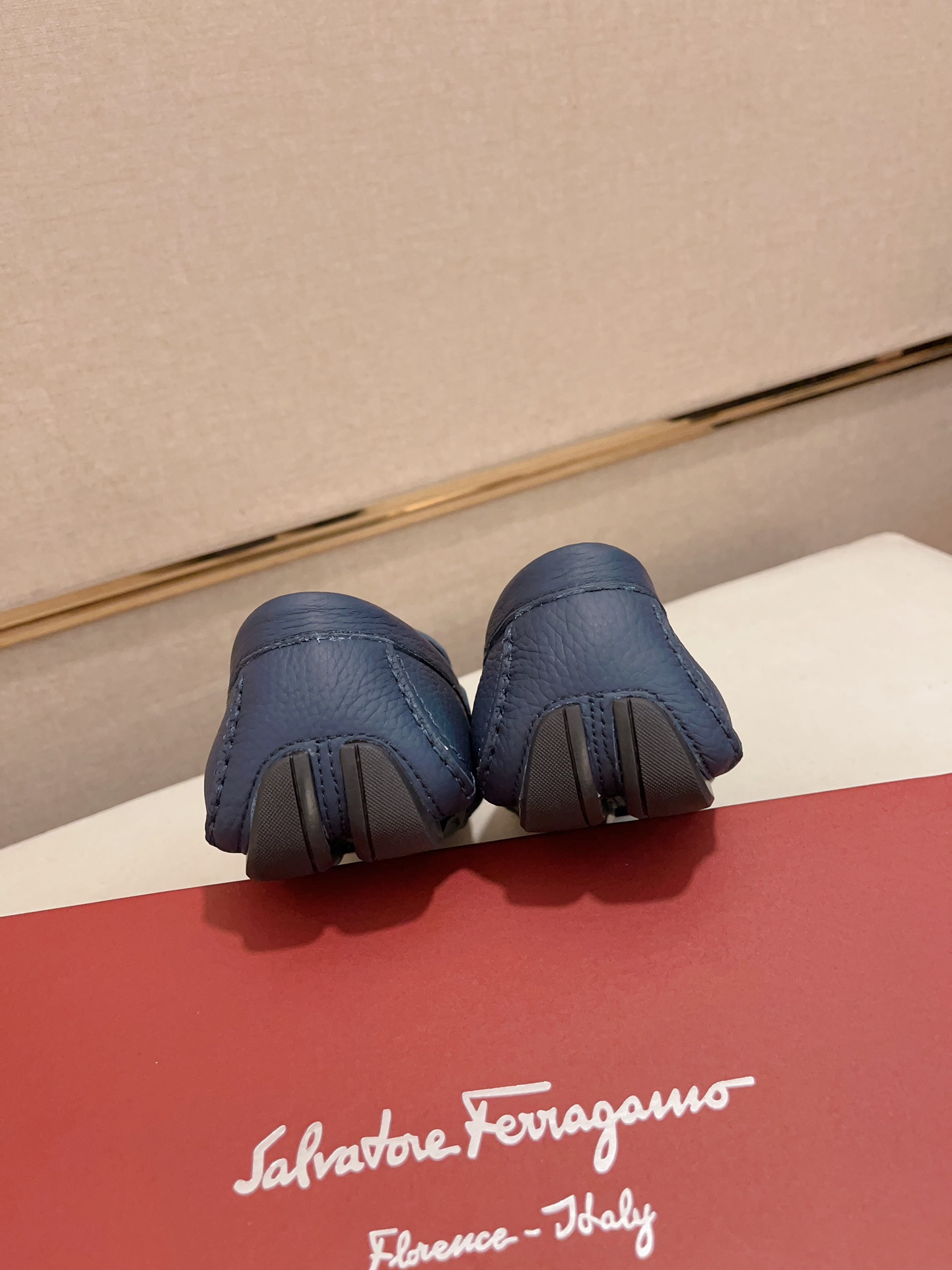 precio de fábrica: alta versión de Ferragamo (ferragamo) de calidad! ¡Exclusivos modelos explosivos 