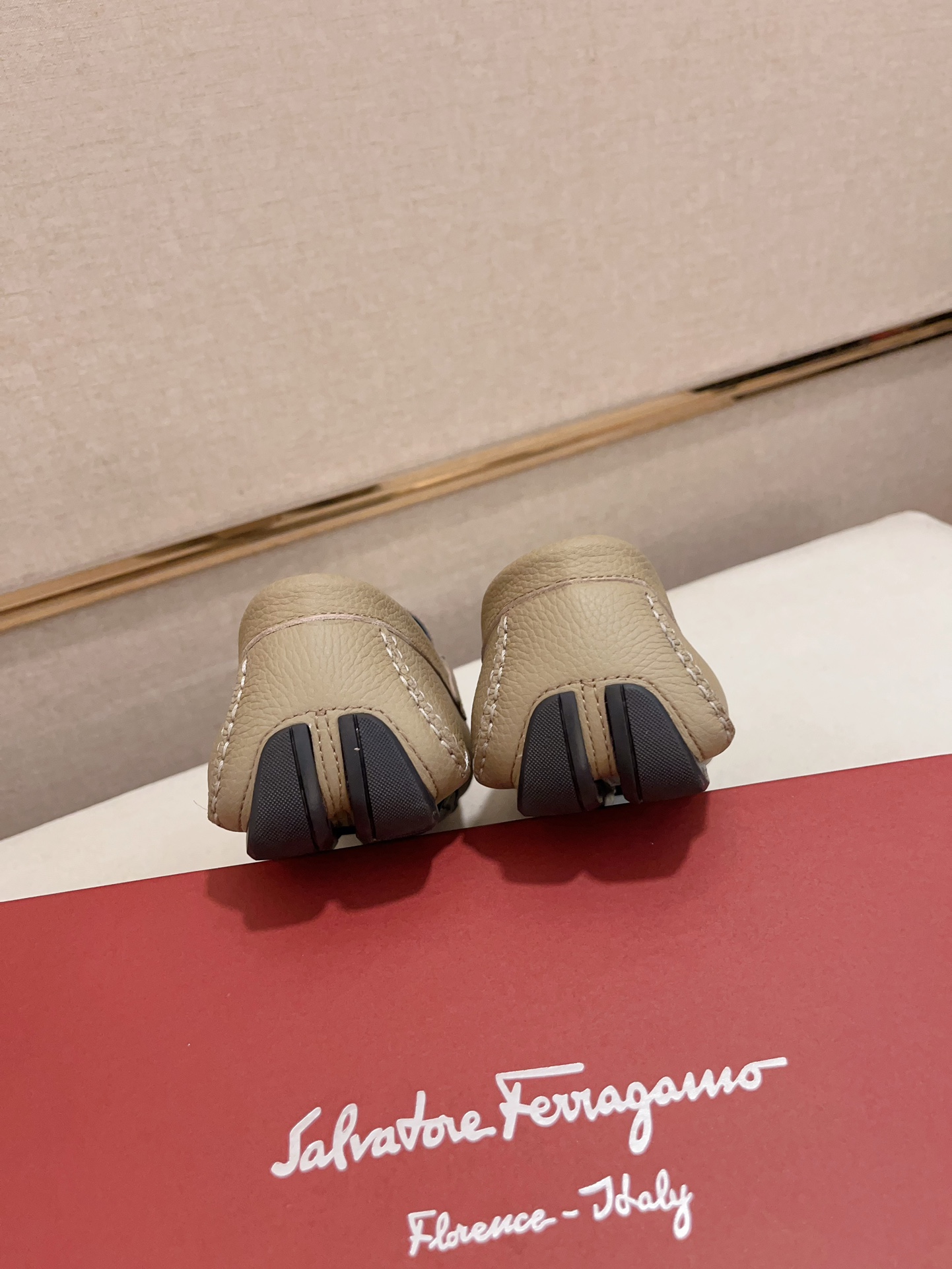 precio de fábrica: alta versión de Ferragamo (ferragamo) de calidad! ¡Exclusivos modelos explosivos 