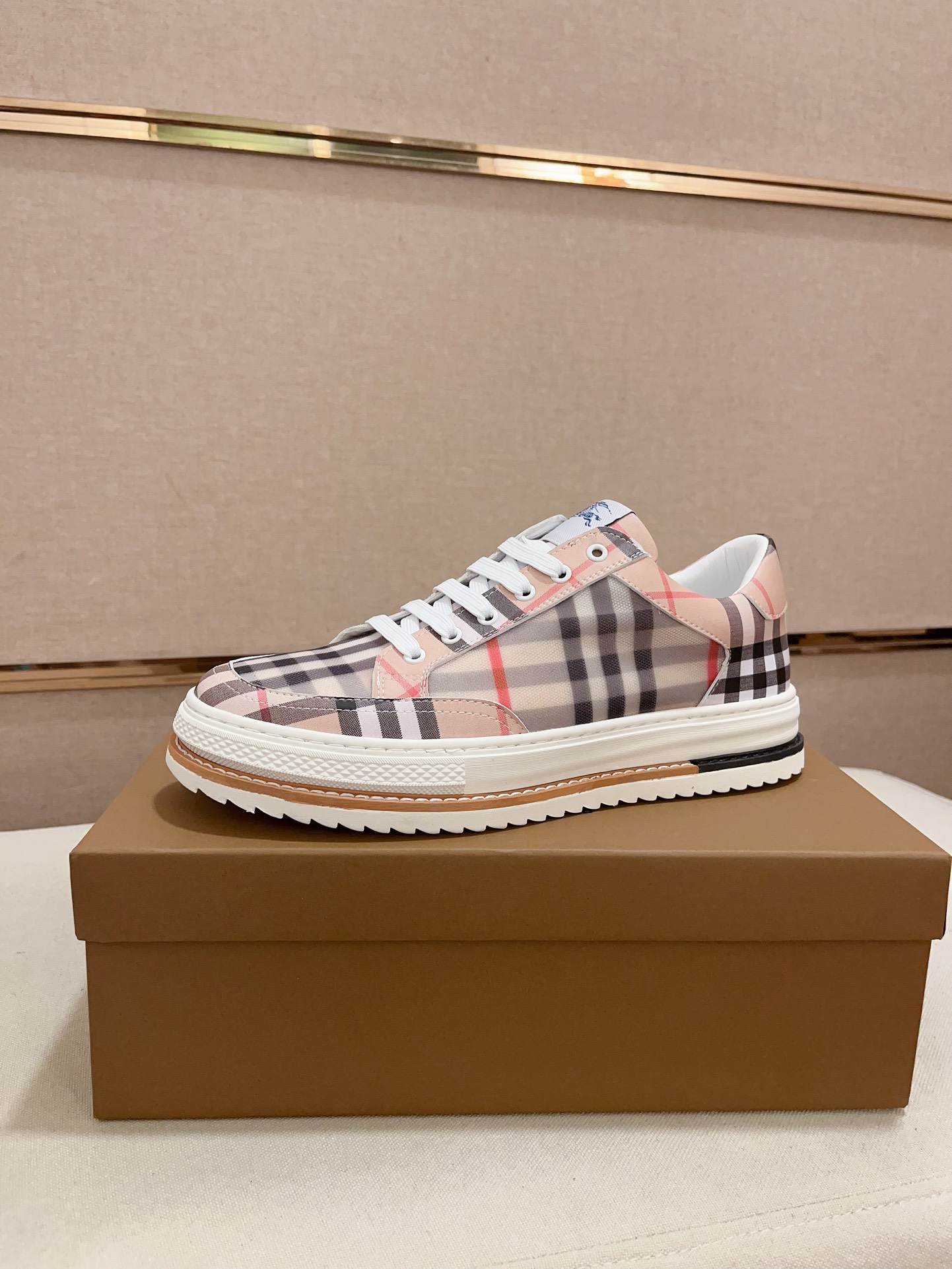 Precio de fábrica:Contra sincronizado BURBERRY Burberry top generación venta sincronizada número de 