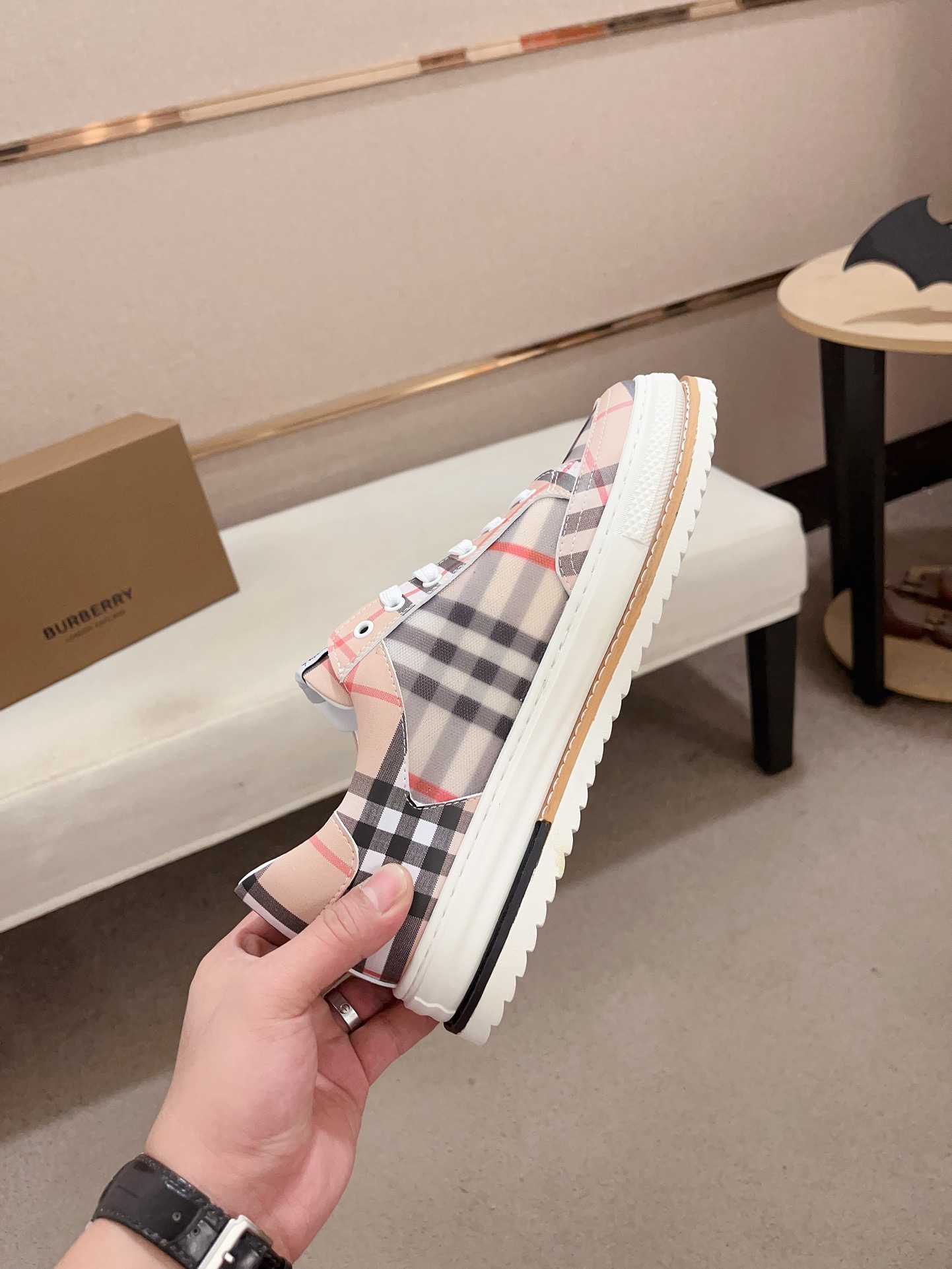 Precio de fábrica:Contra sincronizado BURBERRY Burberry top generación venta sincronizada número de 