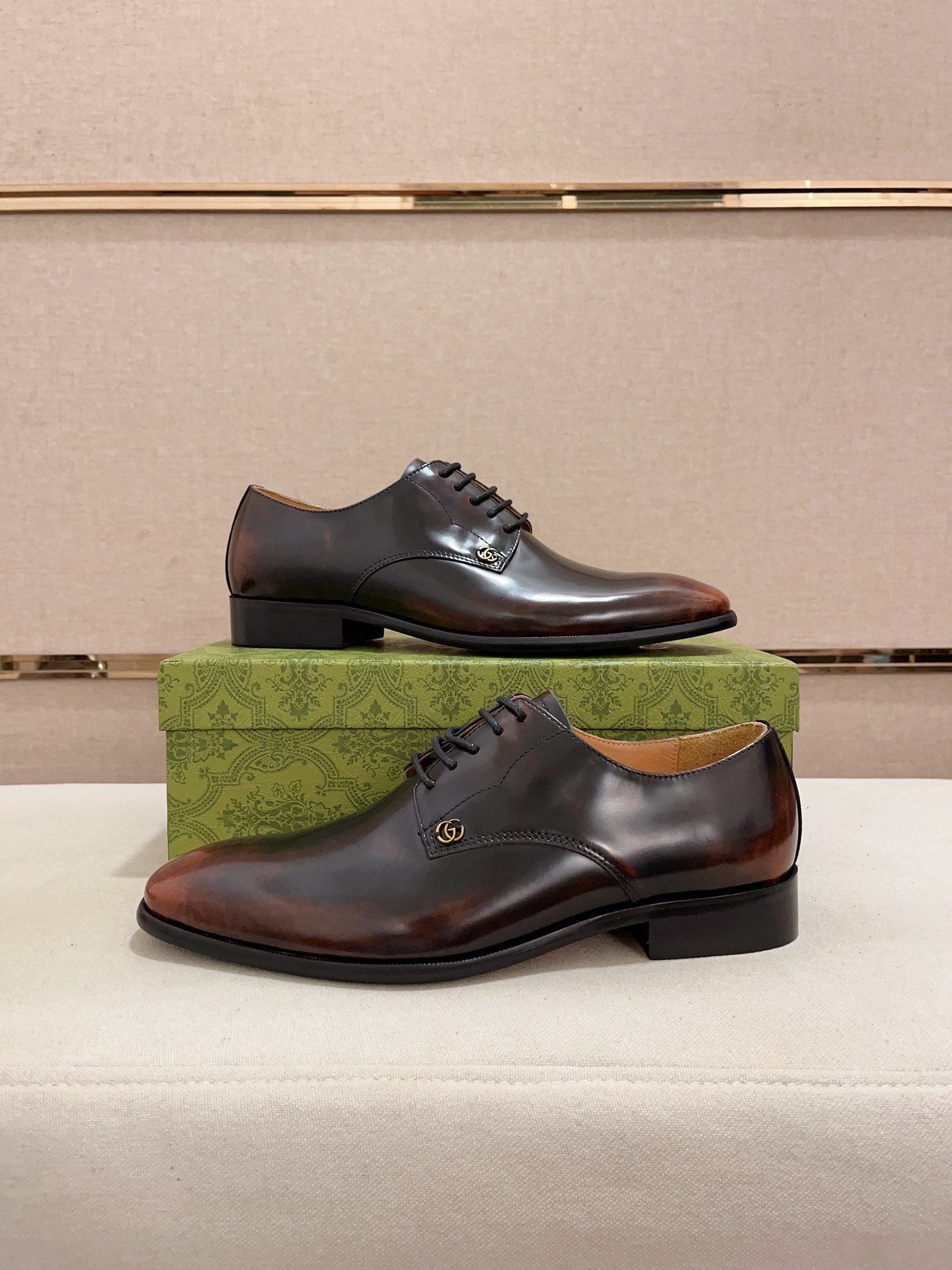 Gucci Style Leather Men's Shoes style reference detail image 7 from source 781389