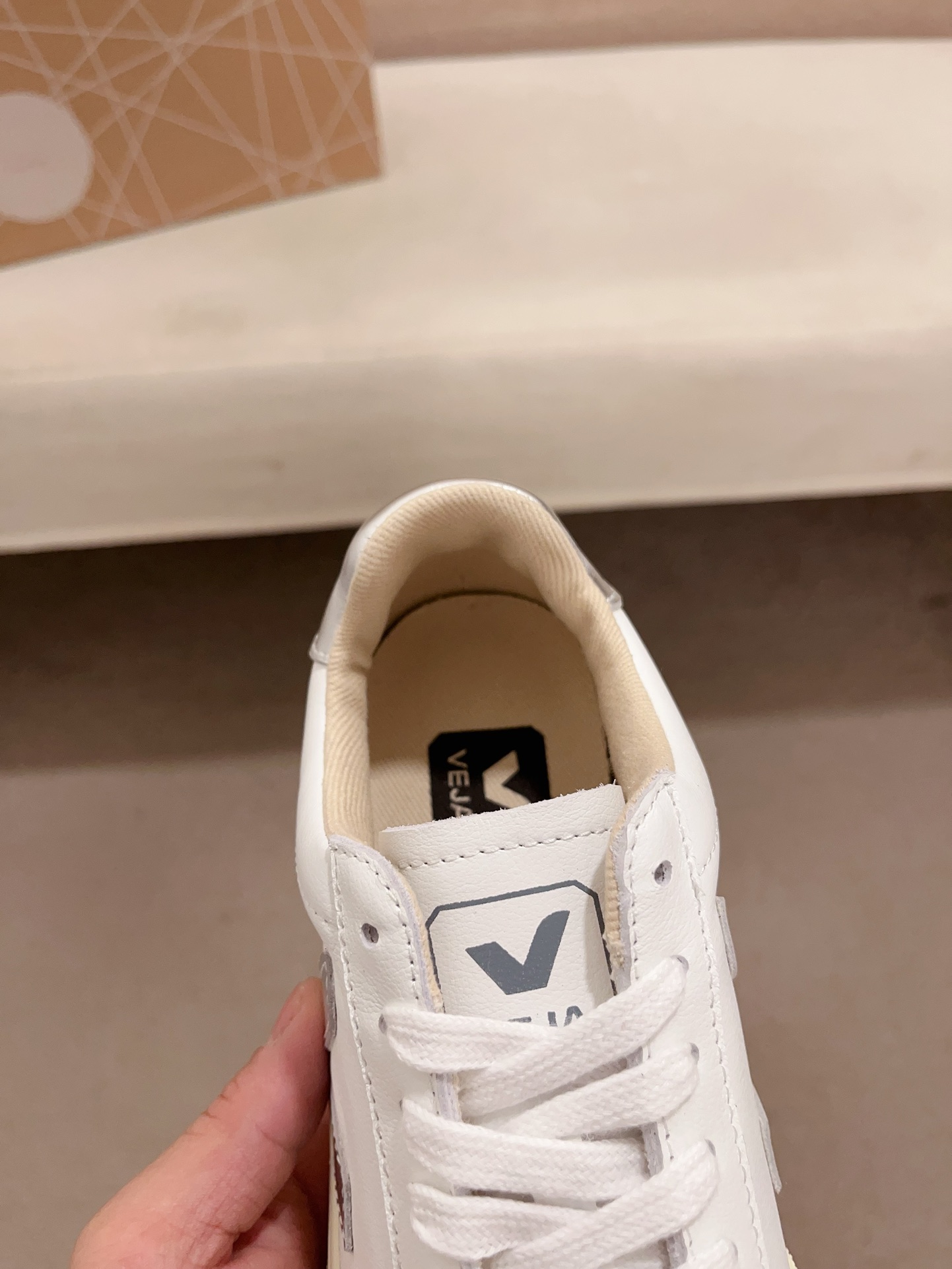 Veja Unisex Leather Sneakers Casual Lace-Up Fashion Shoes White 7 i1730172584 2925 7