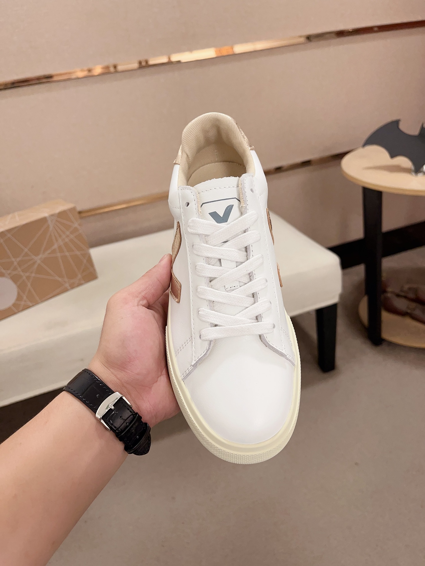 VEJA Unisex Leather Sneakers Casual Lace-Up Sneakers in White and Gold 3 i1730172609 6724 8