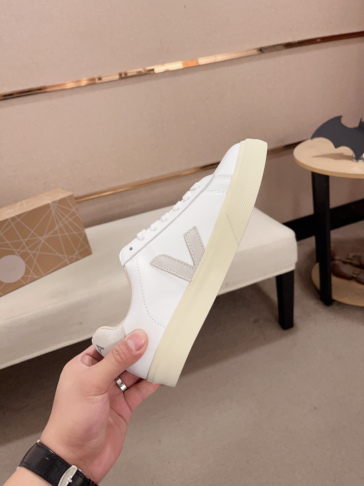 Veja Unisex Leather Sneakers - Stylish, Comfortable, and Durable for Everyday Wear 6 i1730172640 4138 4