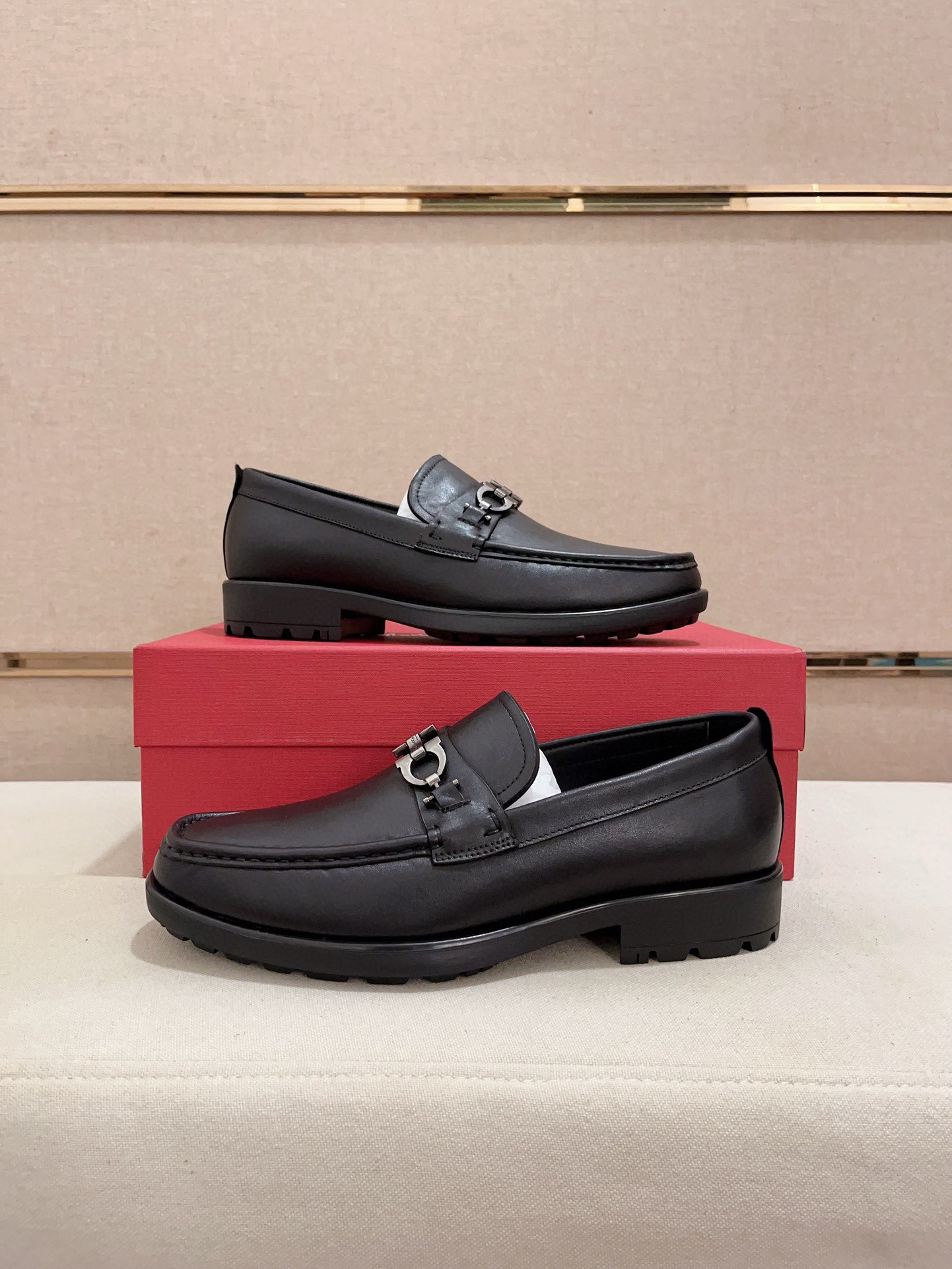 Ferragamo Men's Black Leather Loafers Handcrafted Italian Style, Sizes 38-44 8 i1730777152 5119 2