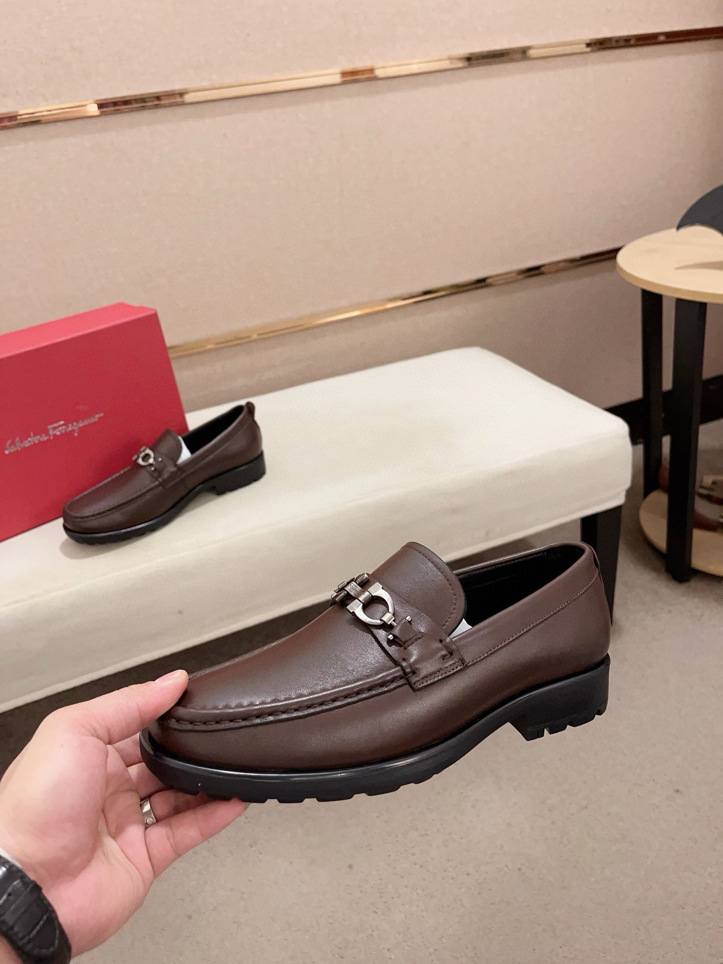 Ferragamo Men's Leather Loafers - Luxurious Comfort, Handmade Shoes 4 i1730777182 357 3