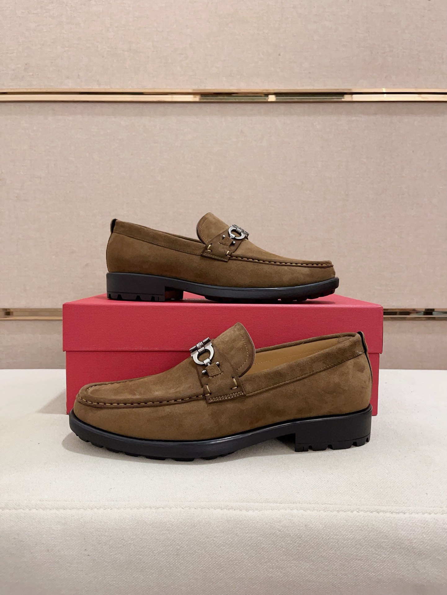 Ferragamo Men's Suede Driving Loafers with Leather Lining and Durable Sole 8 i1730777223 1684 2