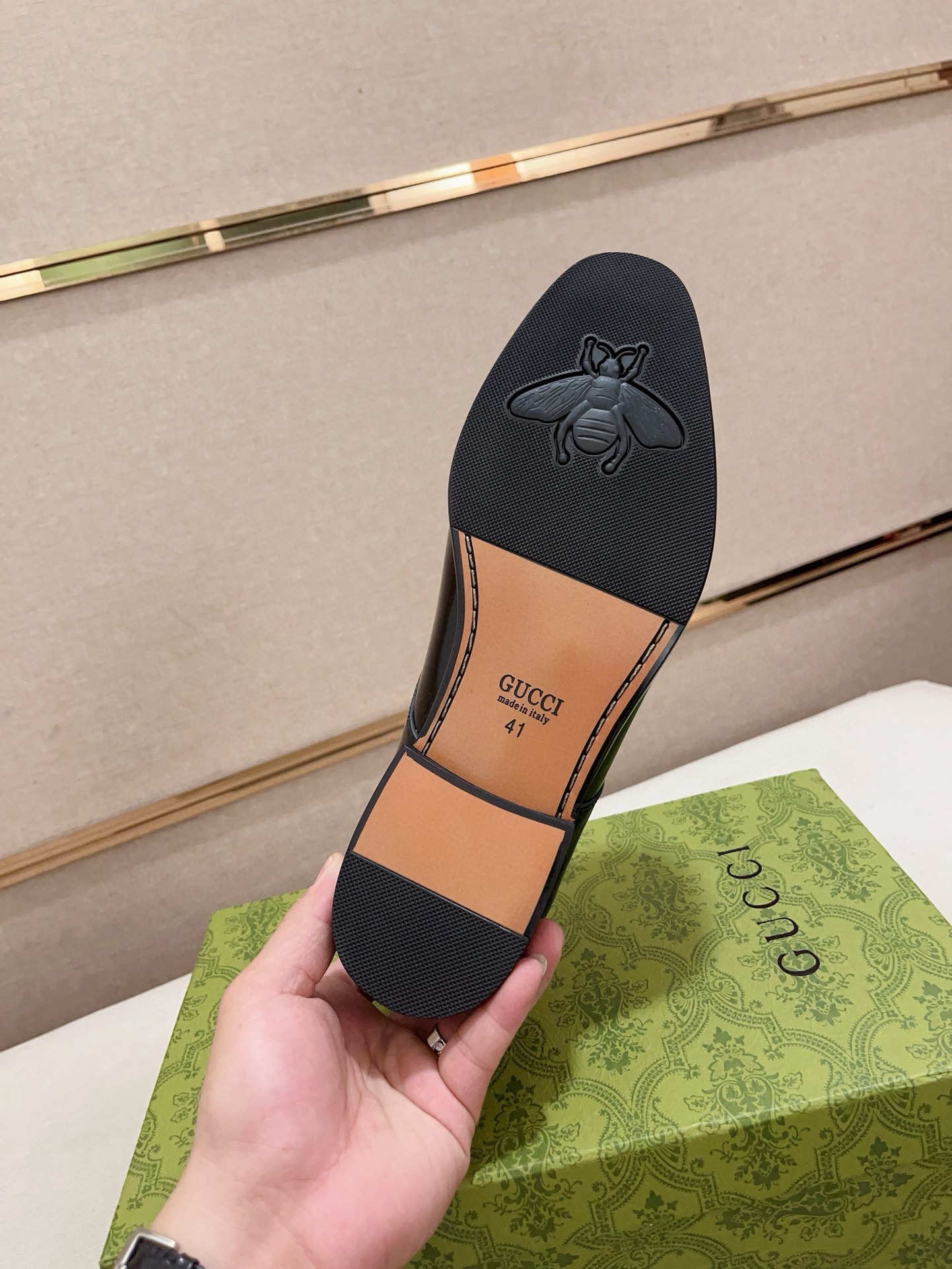 Gucci Style Leather Men's Shoes style reference detail image 9 from source 781390
