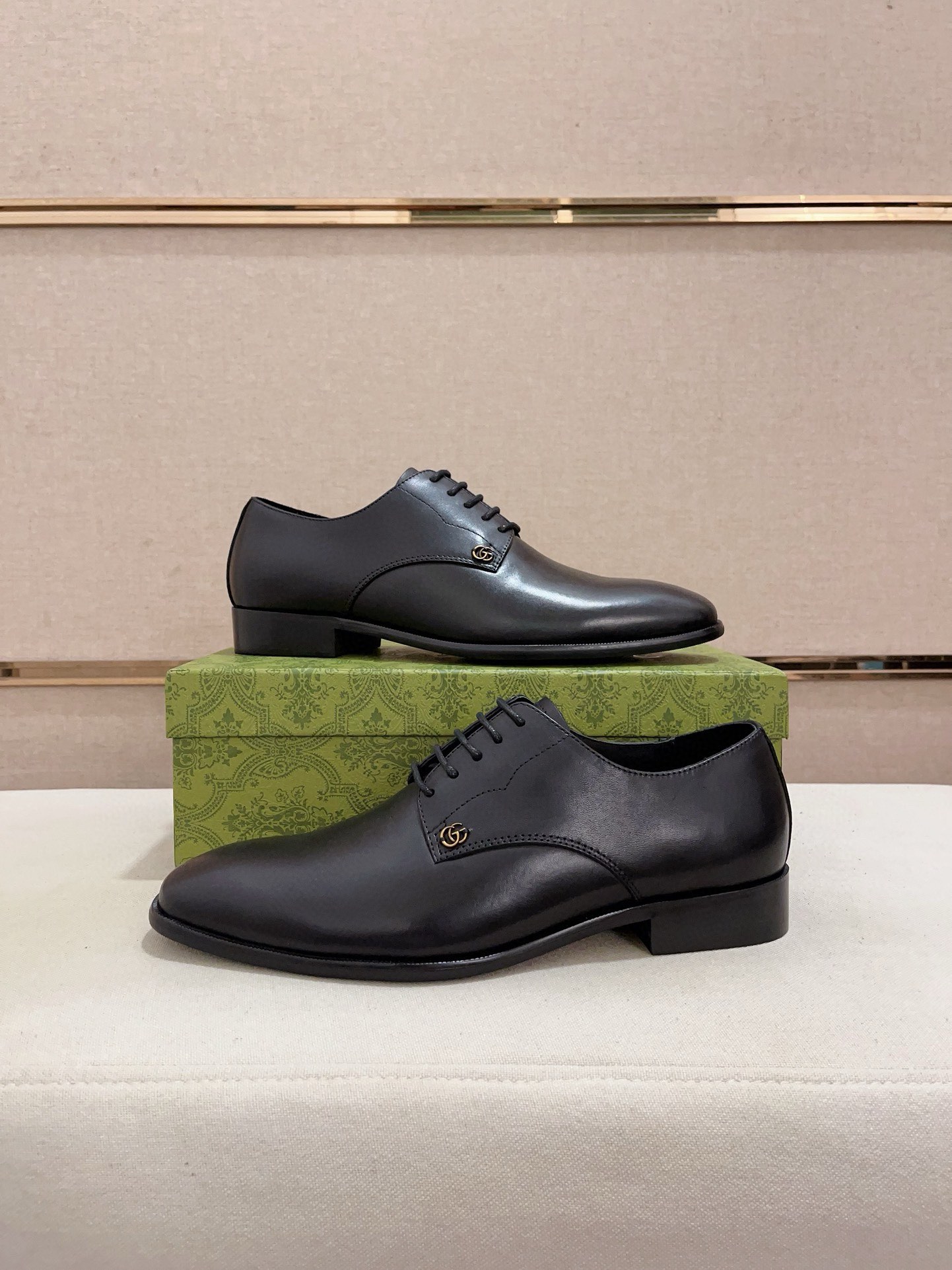 Gucci Style Leather Men's Shoes style reference detail image 7 from source 781390