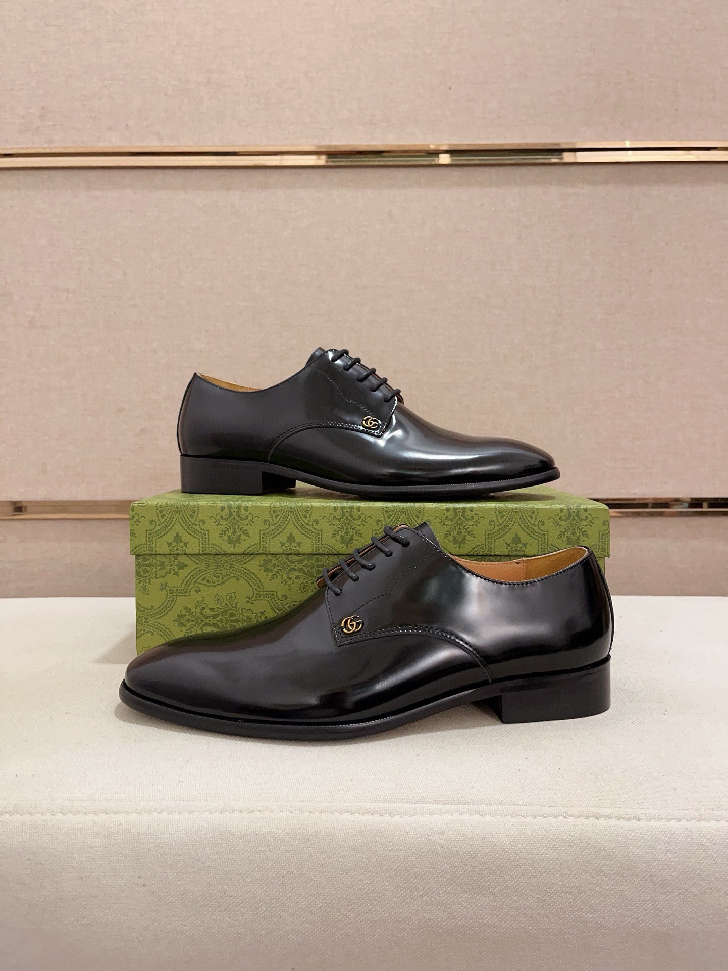 Gucci Style Leather Men's Shoes style reference detail image 7 from source 781391