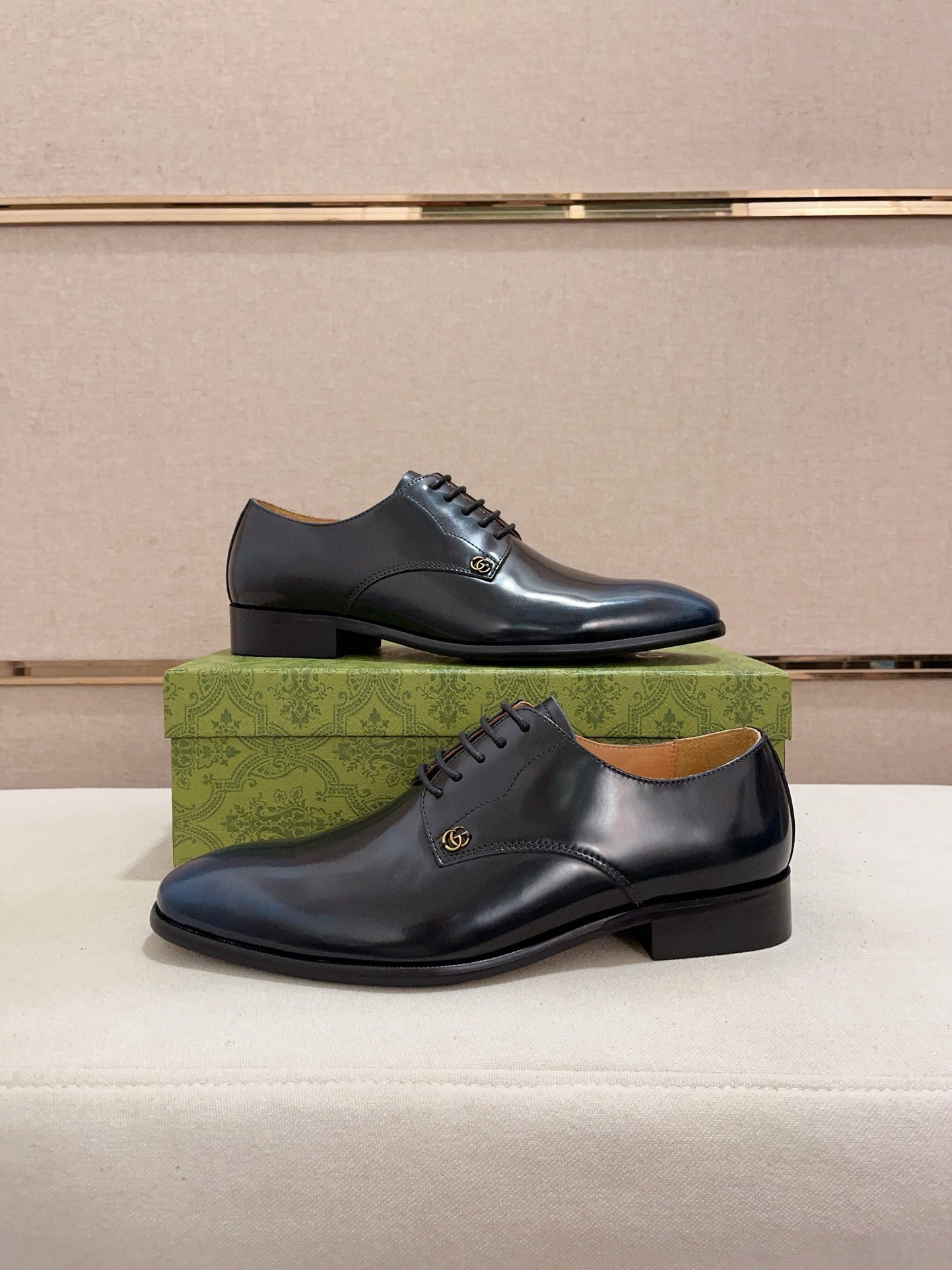Gucci Style Leather Men's Shoes style reference detail image 7 from source 781392