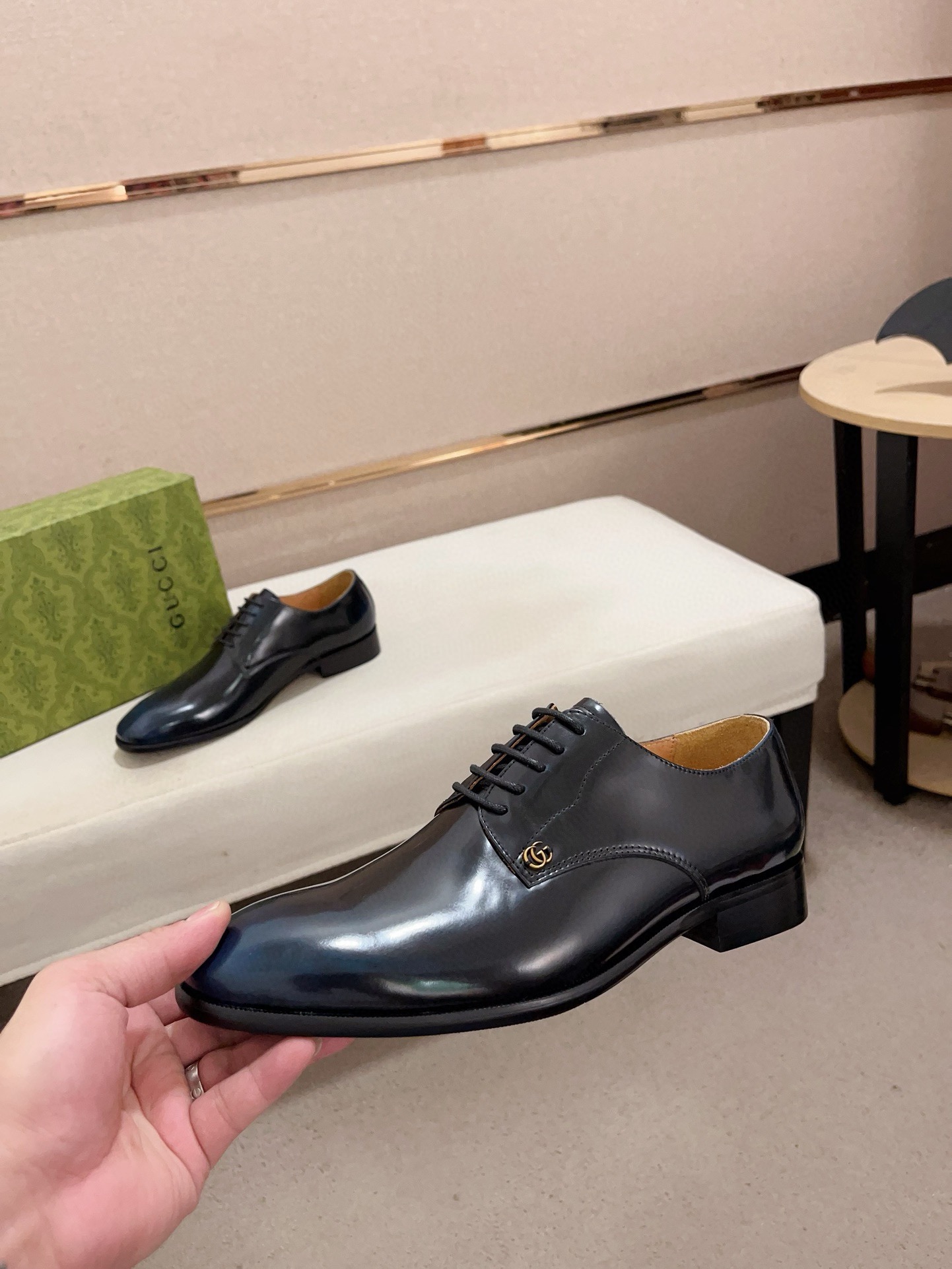Gucci Style Leather Men's Shoes style reference detail image 3 from source 781392