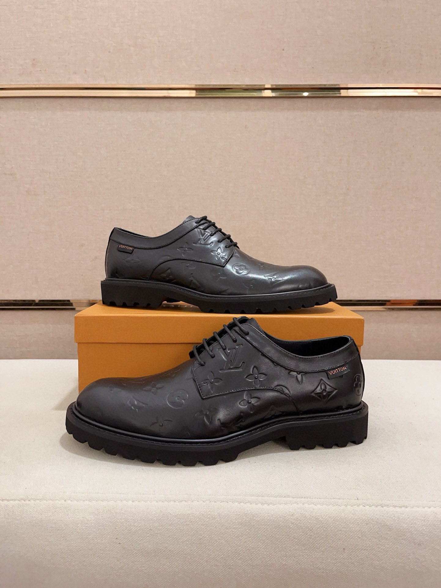 Louis Vuitton Men's Leather Oxford Dress Shoes, Black, Sizes 38-44 8 i1730777732 3203 0