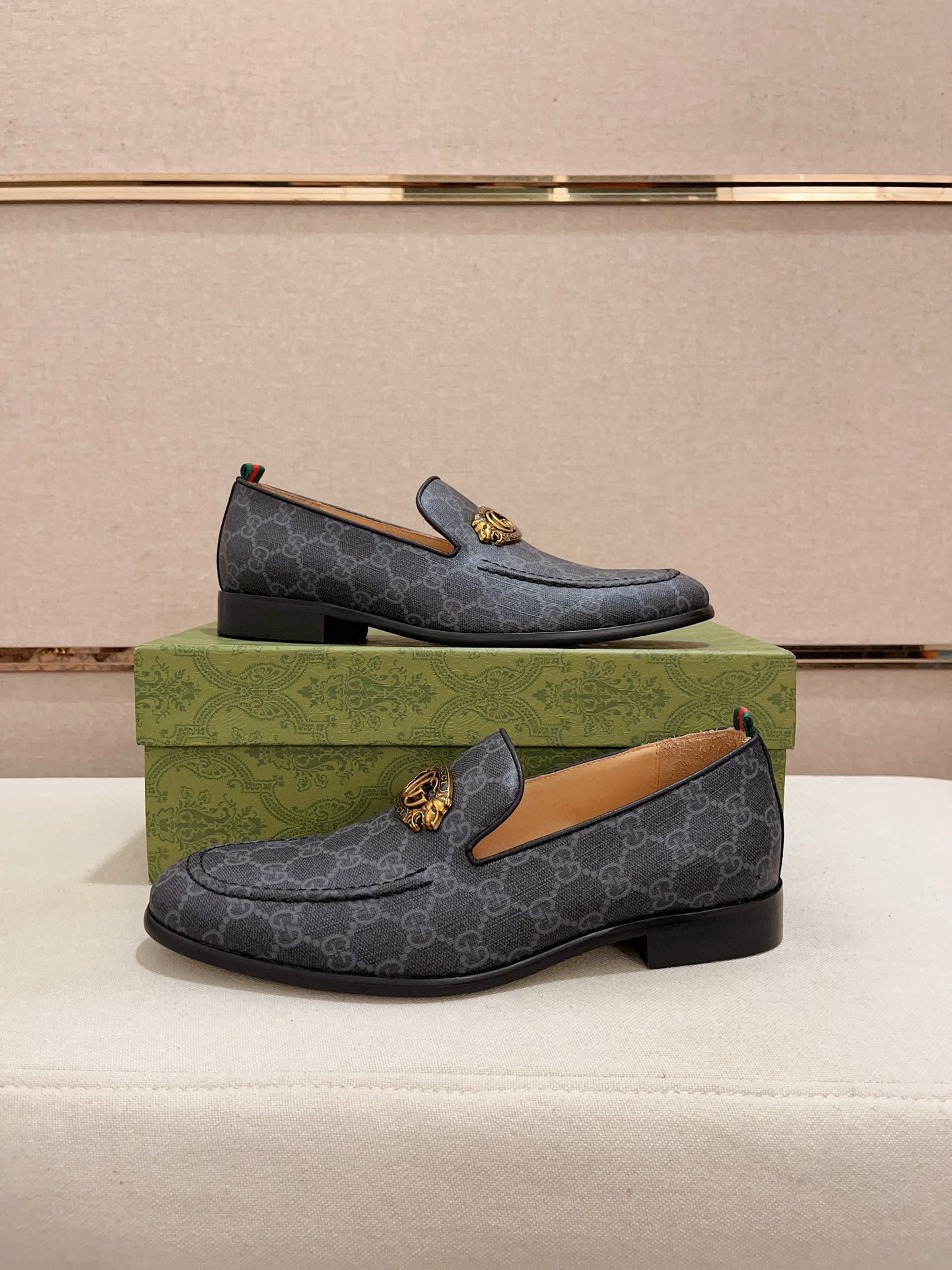 Gucci Men's GG Motif Leather Loafers with Horsebit Detail 7 i1730778135 565 7
