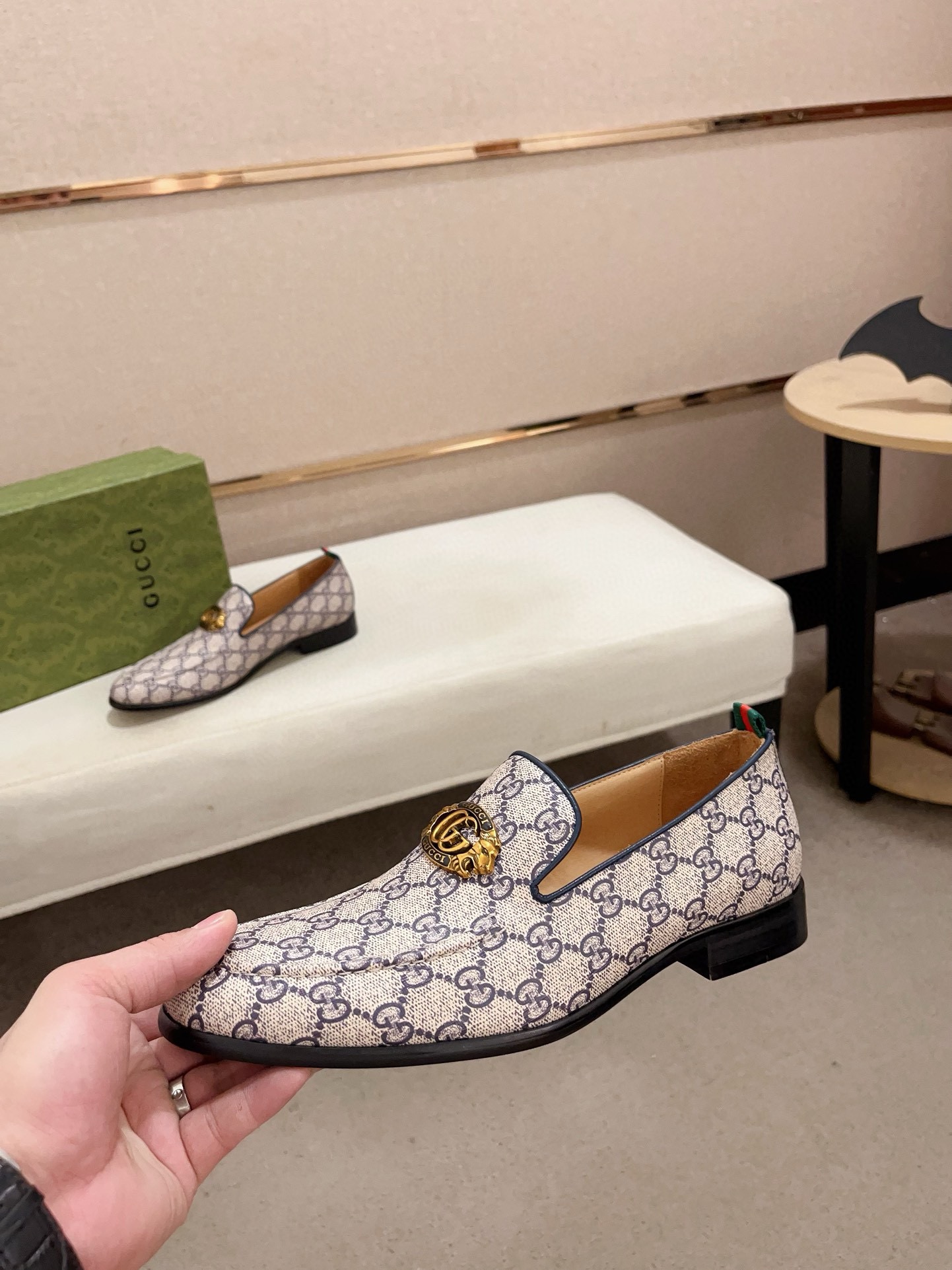 Gucci Men's GG Supreme Loafer with Bee, Leather Lining, and Rubber Sole 4 i1730778289 9709 3