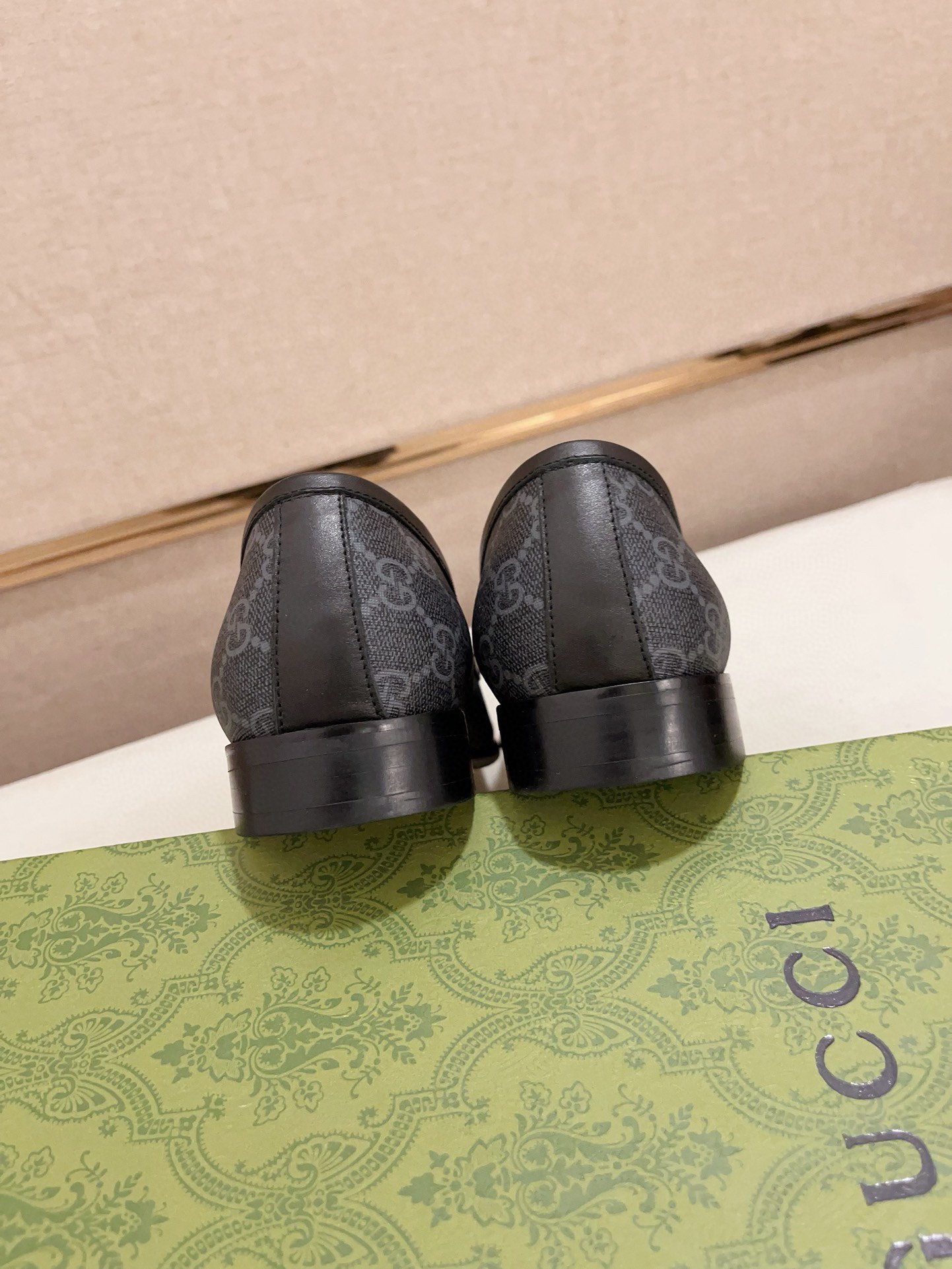 Gucci Men's GG Supreme Loafer - Casual Dress Shoe - Size 38-44 9 i1730778315 6195 8